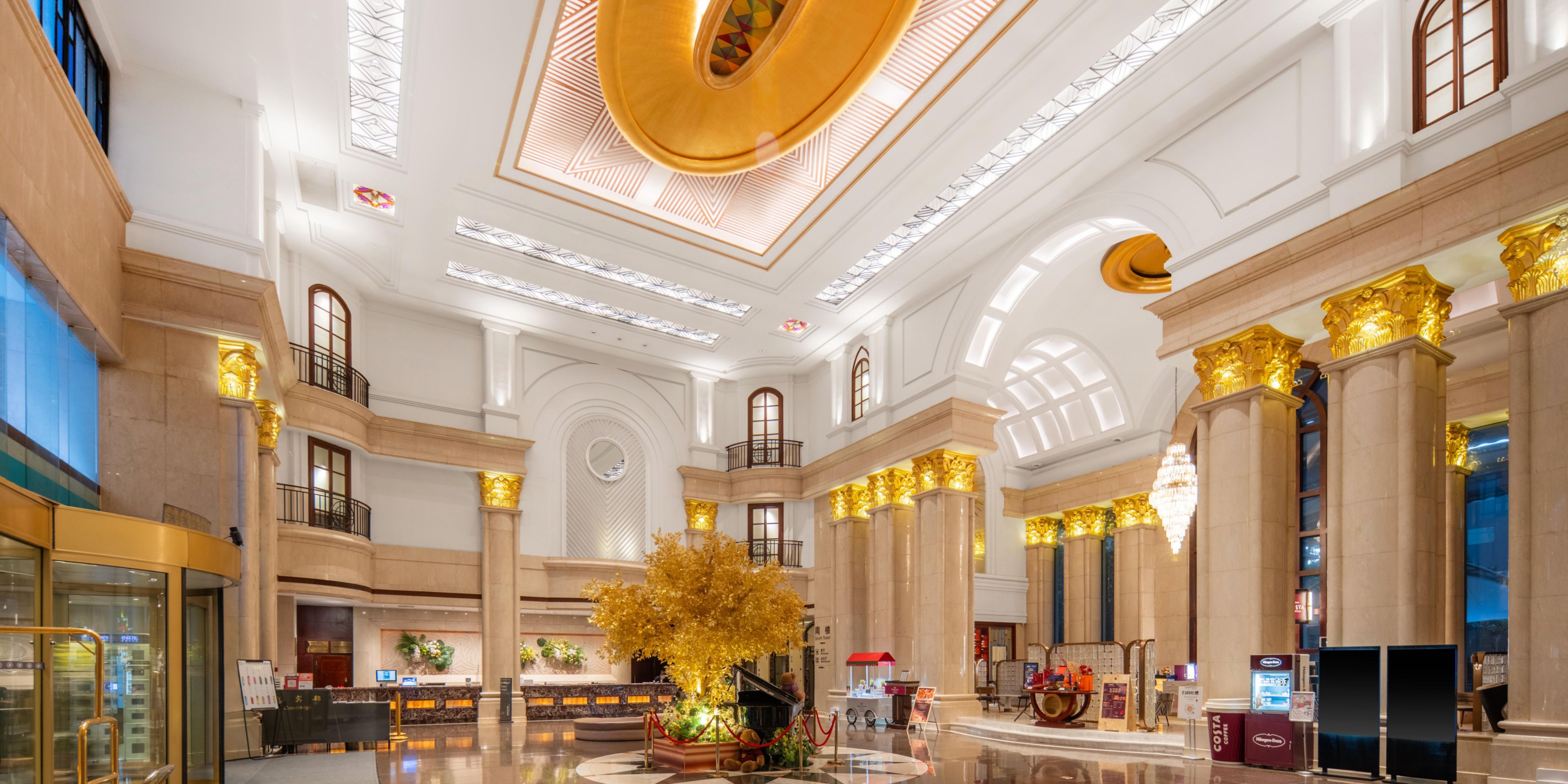 $hotelInfo.mediaDetails.welcomePhotos.primaryPhoto.caption}