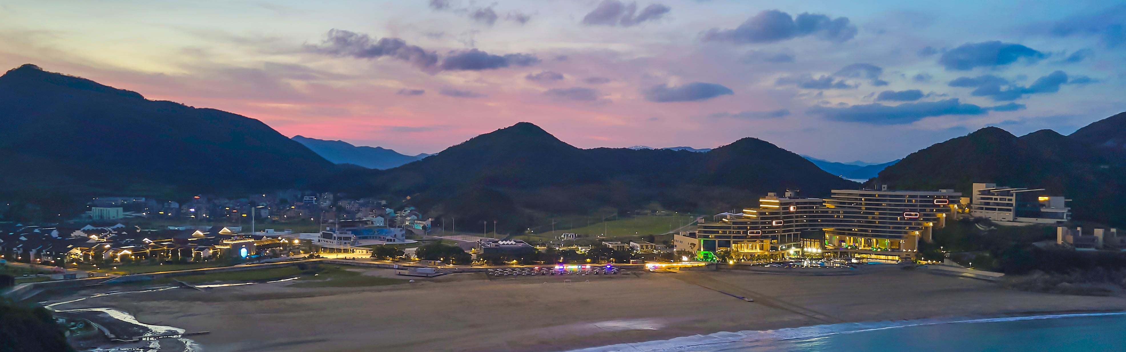 Donghai ban bian shan scenic spot