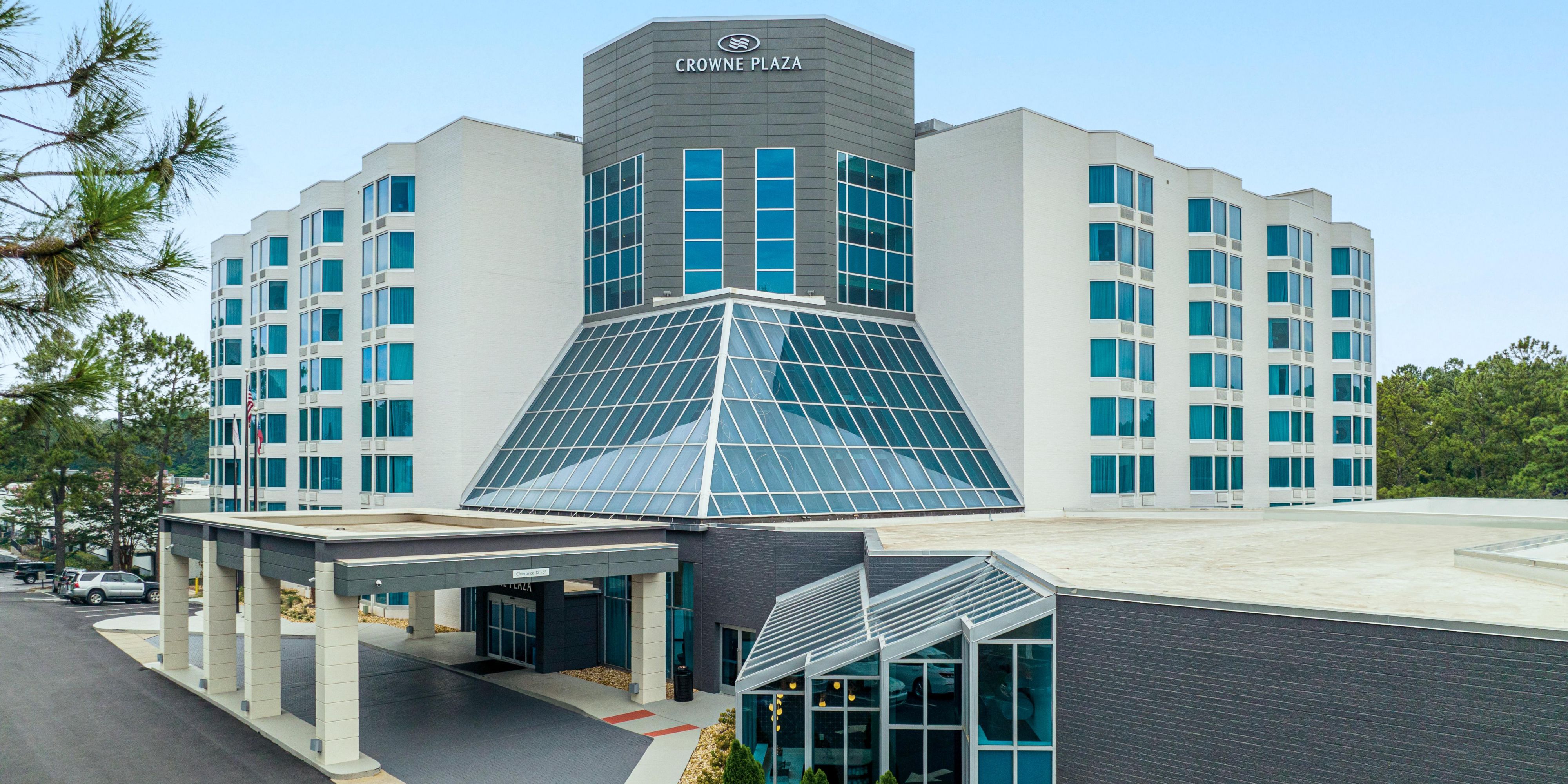 $hotelInfo.mediaDetails.welcomePhotos.primaryPhoto.caption}