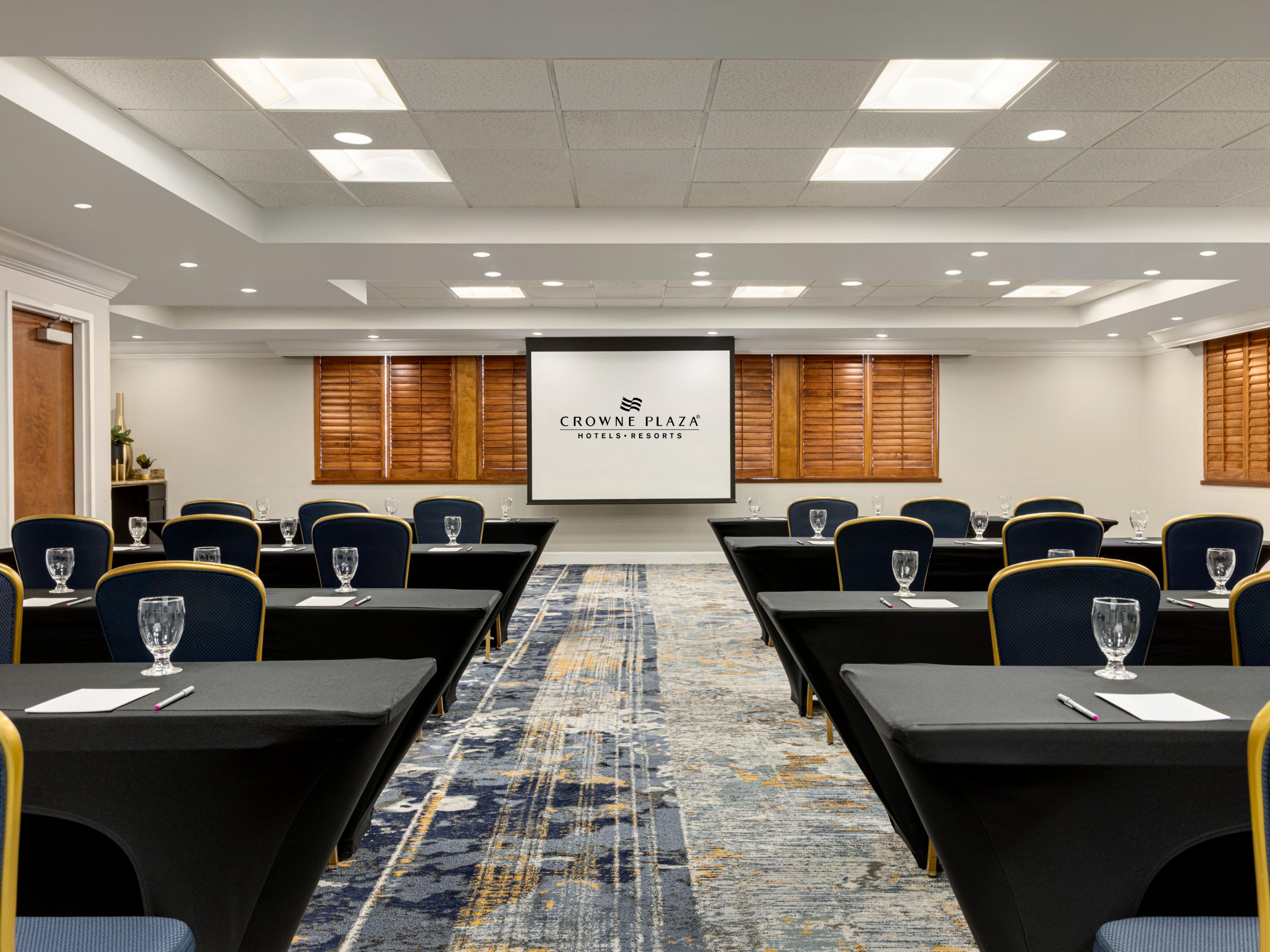 Unlike big conference center hotels, we specialize in meetings from 10-250. Coupled with menu selections from our award winning culinary team and our dedicated Crowne Meetings Director, your meeting will be a huge success!