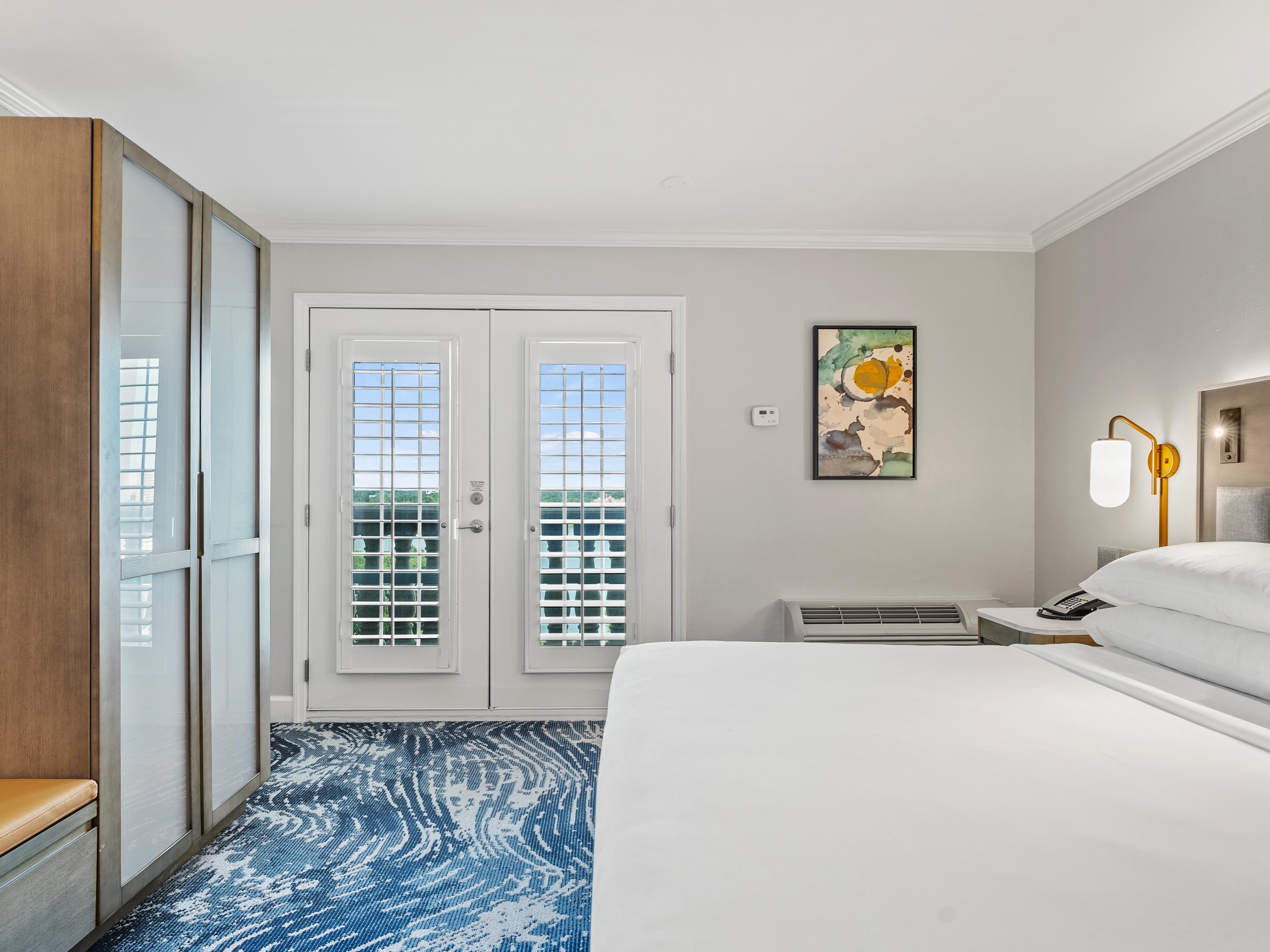 Experience modern indulgence in downtown Orlando, where contemporary design meets ultimate comfort. Our newly renovated spaces provide the perfect blend of style and functionality, offering upgraded amenities and luxurious details to ensure an elevated stay.
