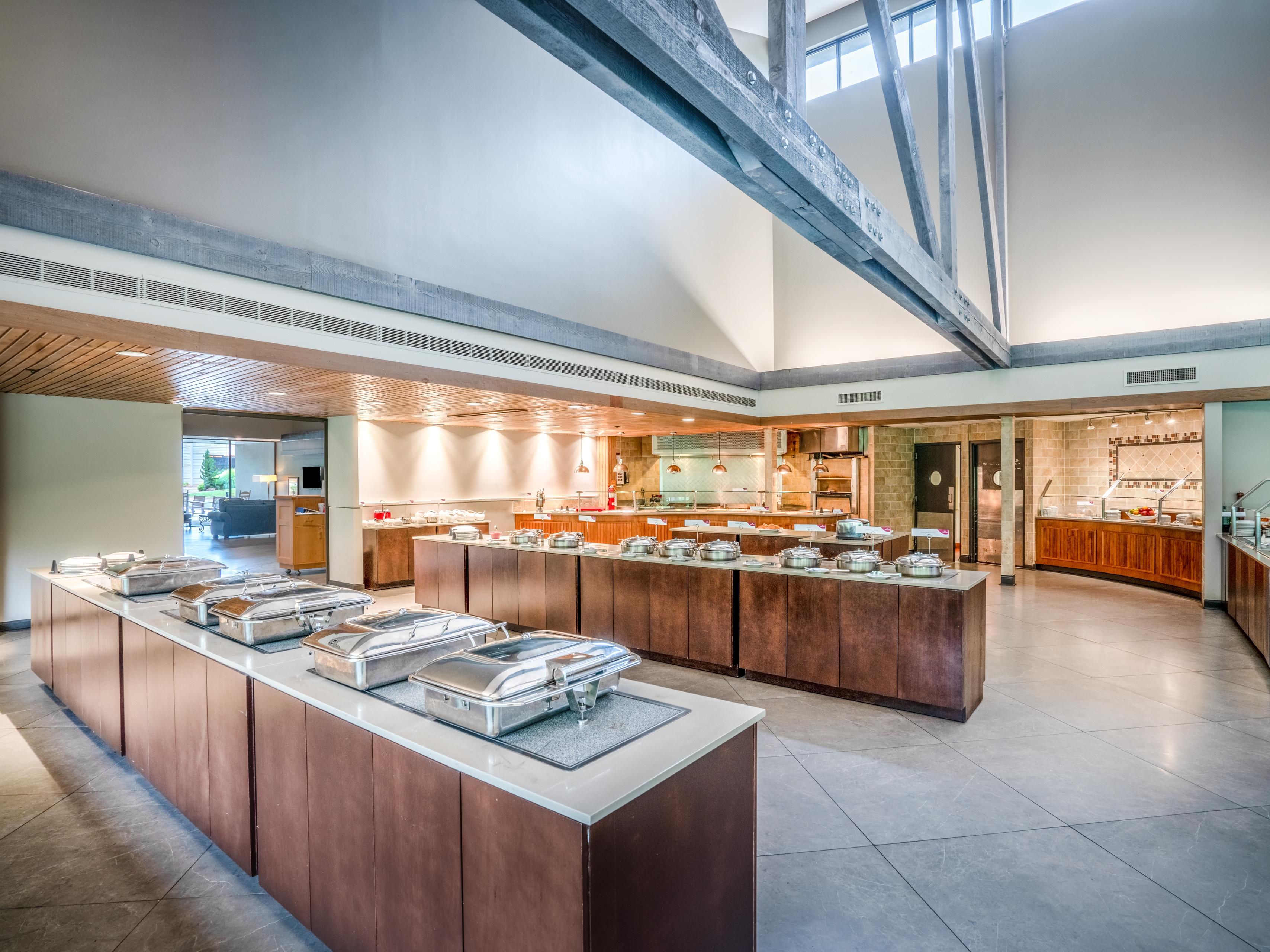 Our Two01 Restaurant features culinary selections that mingle gourmet refinement with regional American classics. With a diverse menu, and dynamic atmosphere our Two01 Restaurant is the place to indulge your inner foodie.