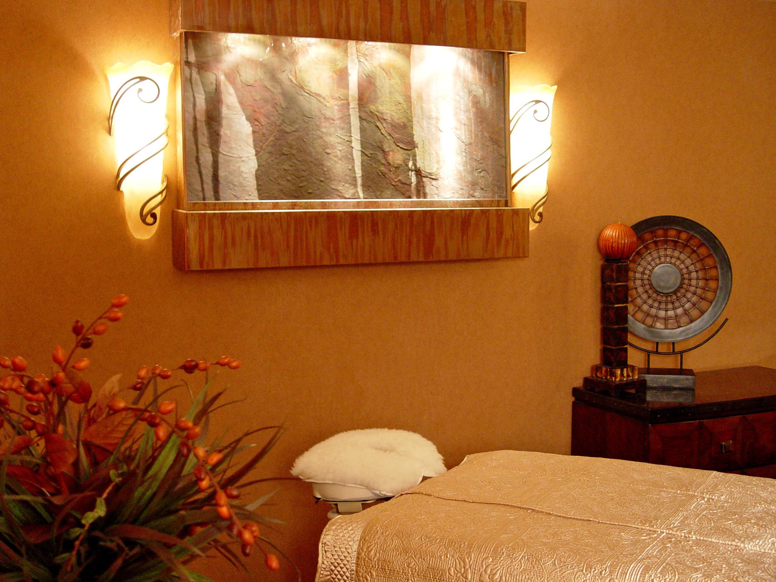 Designed to keep you moving and feeling your best, our amenities let you stay sharp, relaxed, and right at home. Reset in the spa, power through in the fitness center, take a dip in the indoor pool, or grab what you need from our 24-hour marketplace. Traveling with a pet? We’re pet-friendly too. We’ve thought of every detail, so you don’t have to.