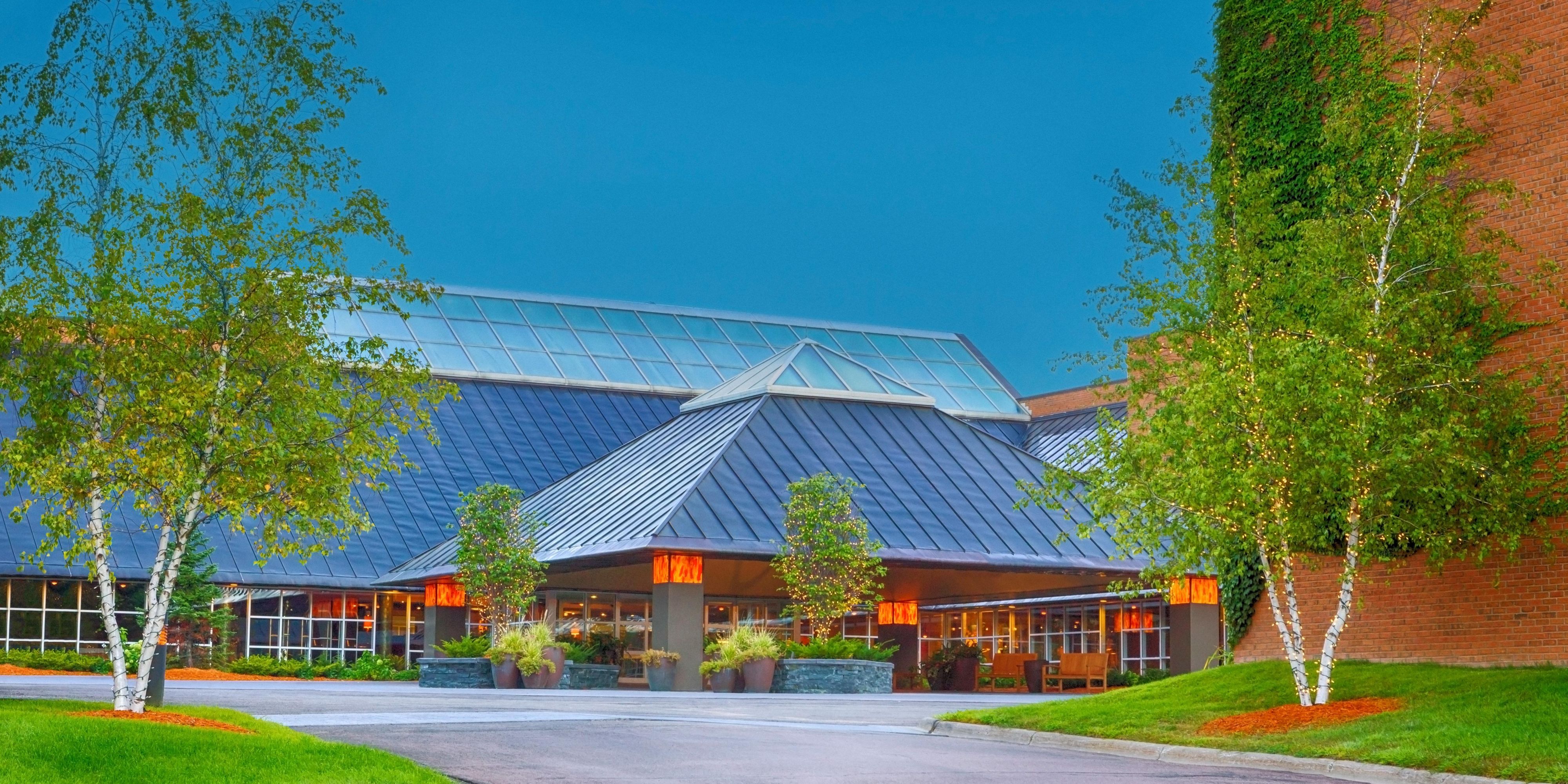 $hotelInfo.mediaDetails.welcomePhotos.primaryPhoto.caption}