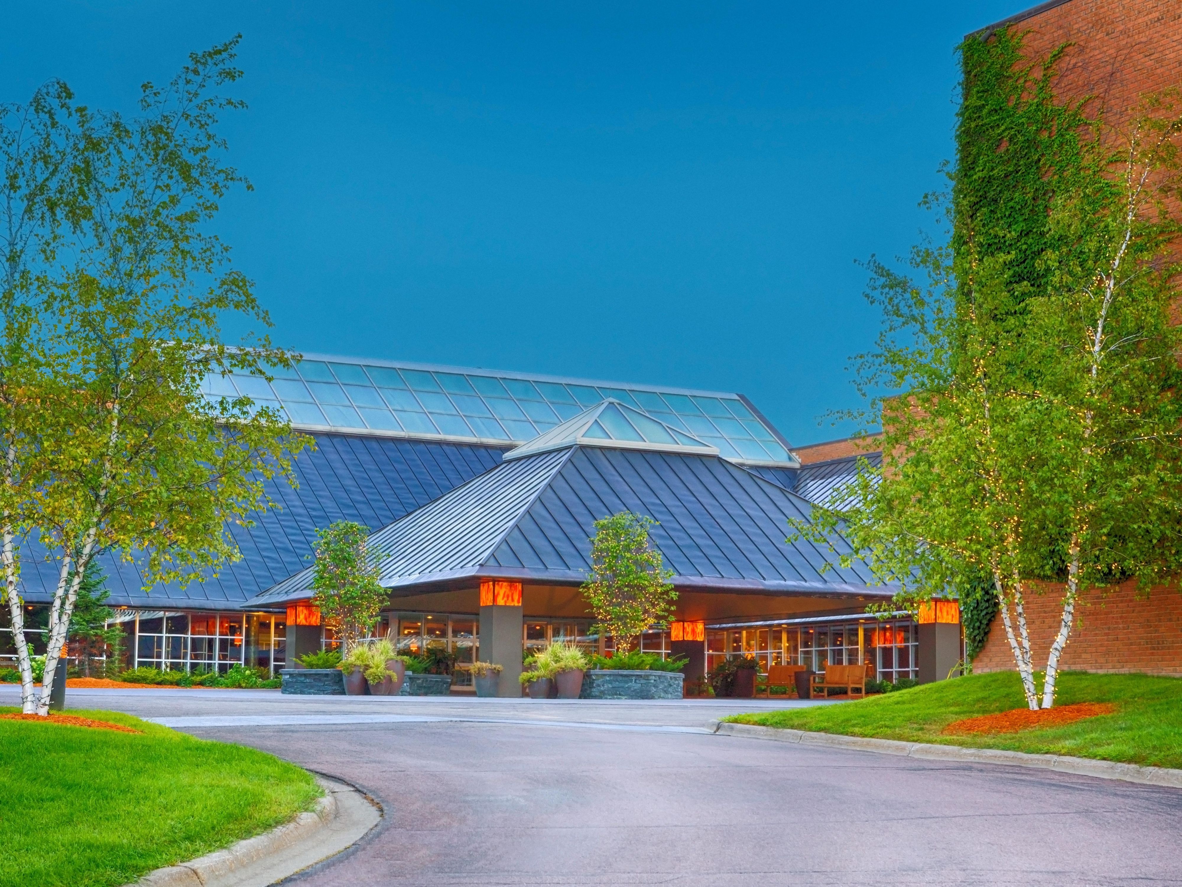 Welcome to our hotel in Plymouth, MN.