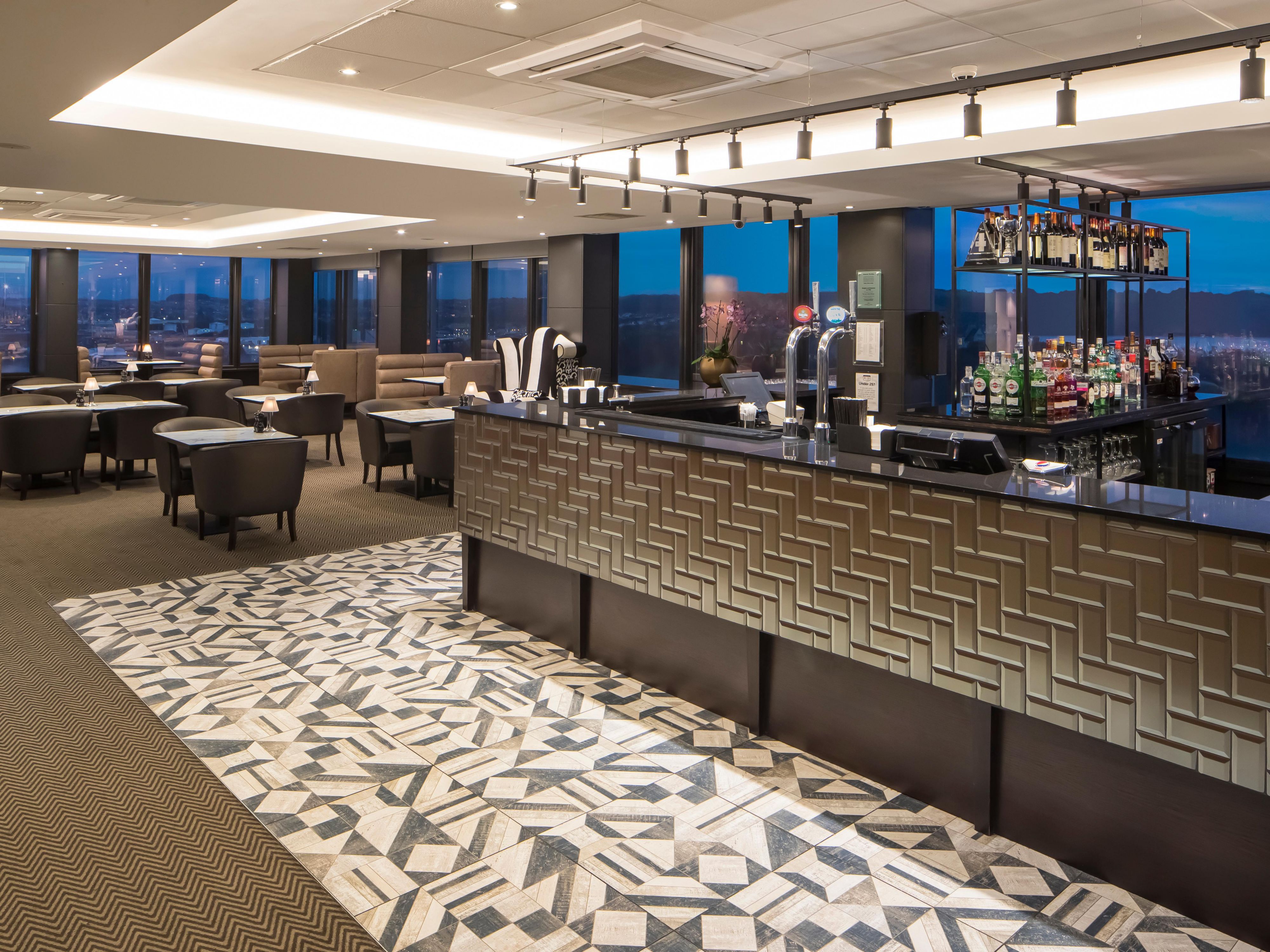 Marco Pierre White Steakhouse Bar and Grill is situated on the penthouse floor of the hotel, where you’ll find unbeatable panoramic sea views. Marco's is a contemporary and glamorous restaurant where you feel welcome and relaxed and you can enjoy a great menu, amazing steaks, delicious cocktails and fantastic service all in a superb setting. 