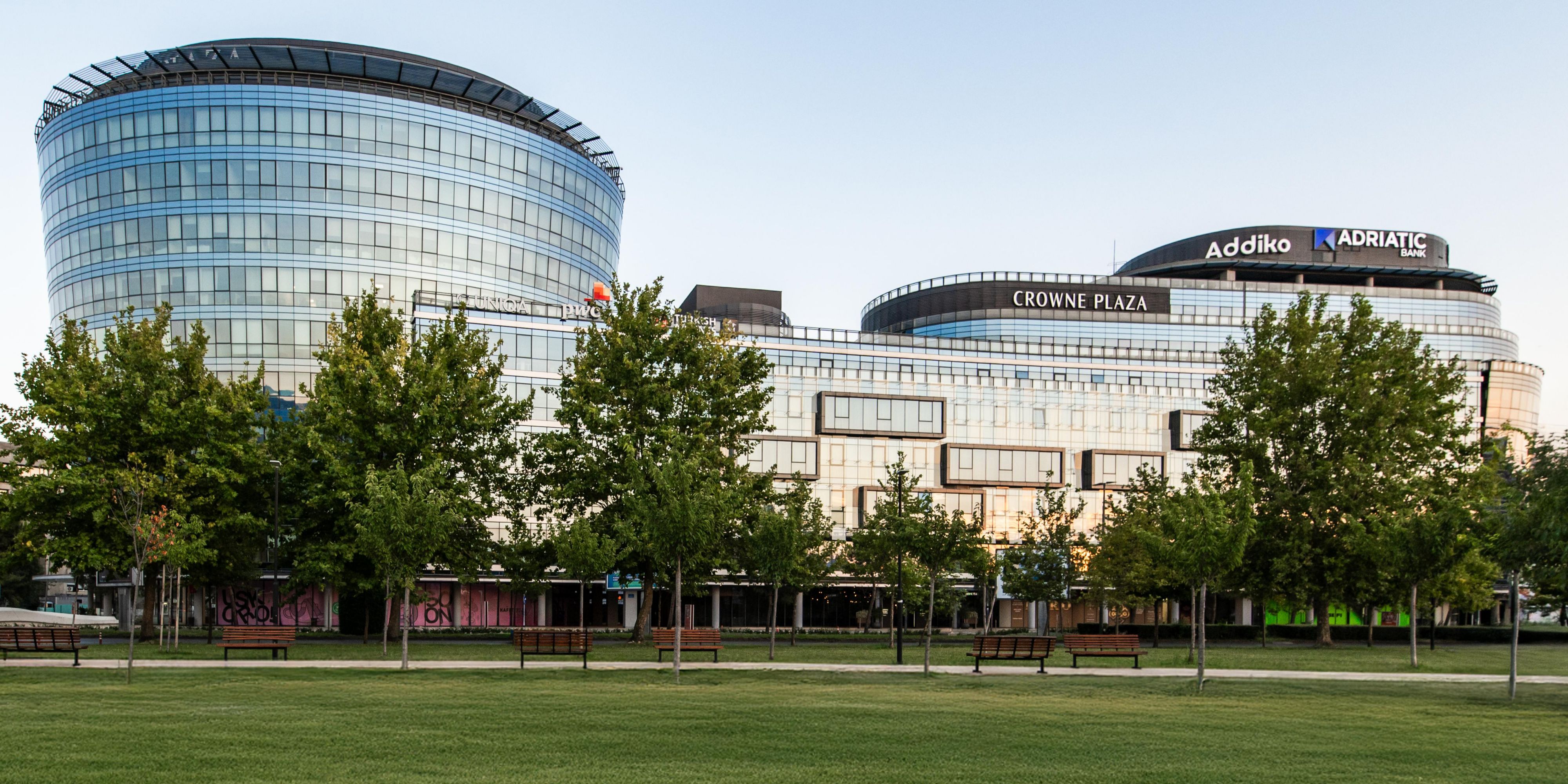 $hotelInfo.mediaDetails.welcomePhotos.primaryPhoto.caption}