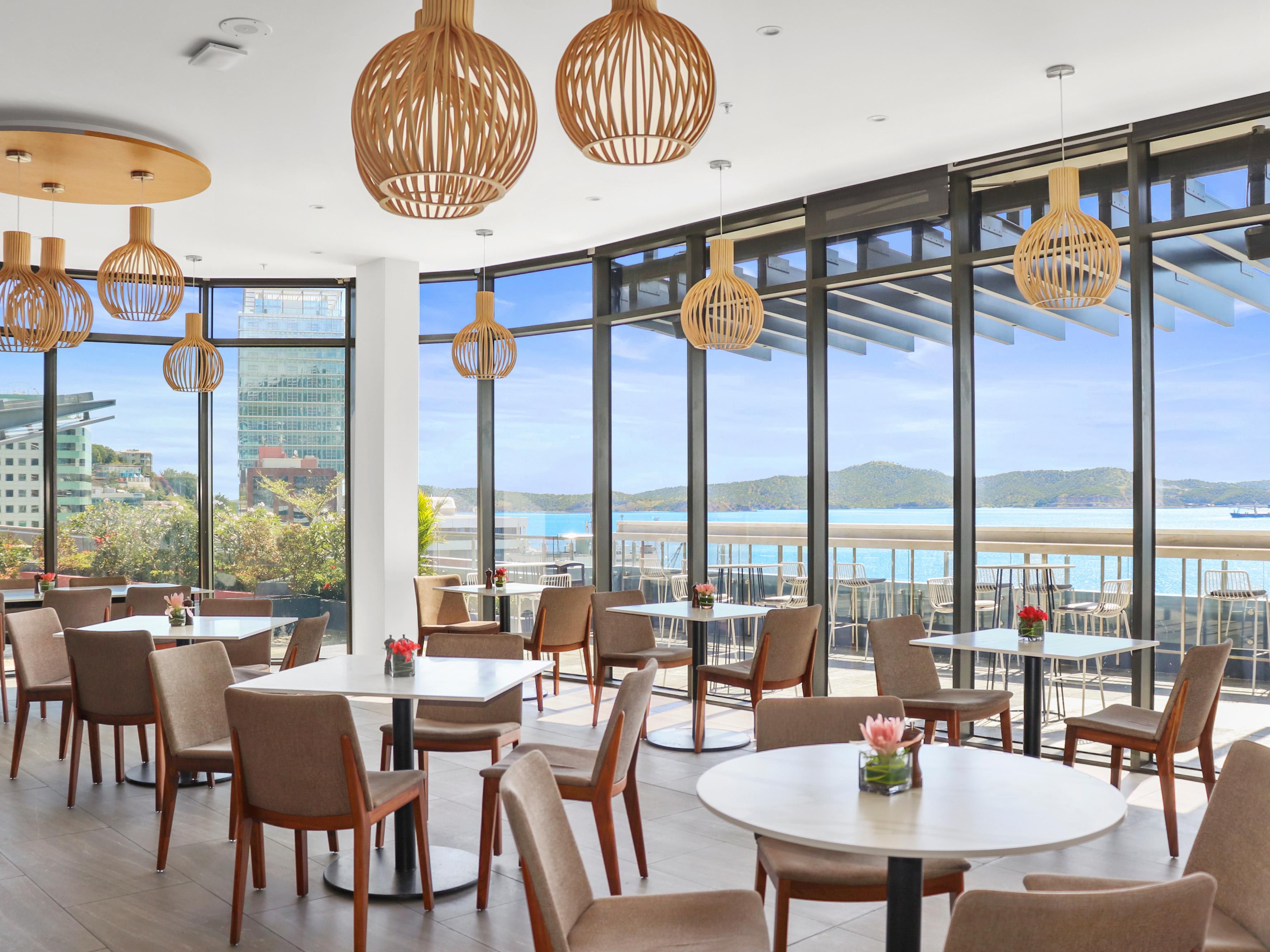 Port Terrace Restaurant & Bar provides a collection of modern spaces for eating, drinking and co-working seasoned with contemporary design with panoramic views of Fairfax harbor.  Enjoy a variety of dining and drinking options throughout the day at our full-service restaurant and bar.  

Open daily for breakfast, lunch and dinner from 6am to 10pm.