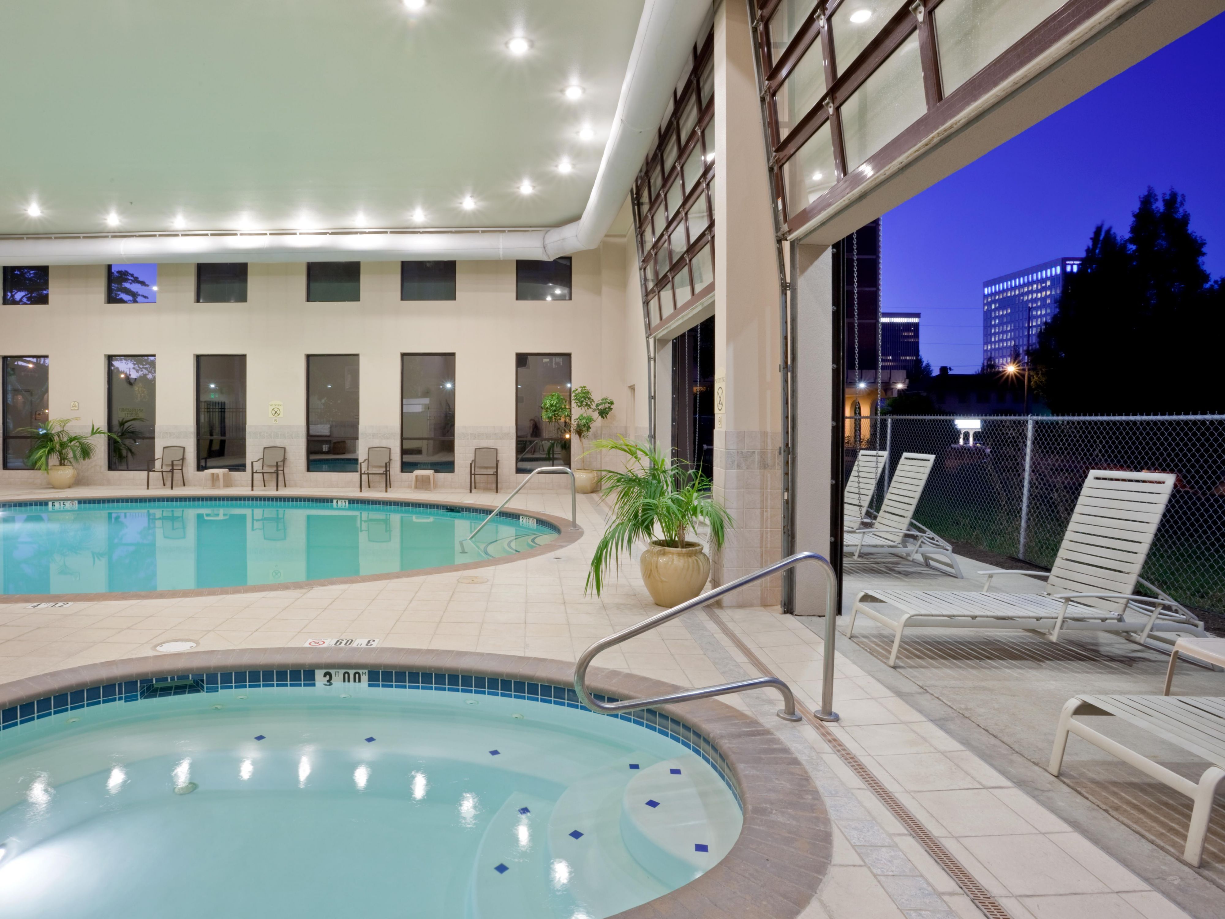 Saltwater Pool & Spa: Crowne Plaza Portland Downtown Convention