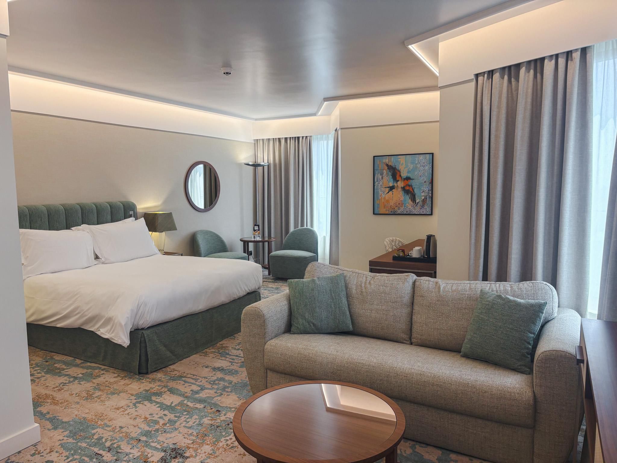 Queen Corner Junior Suite High Floor