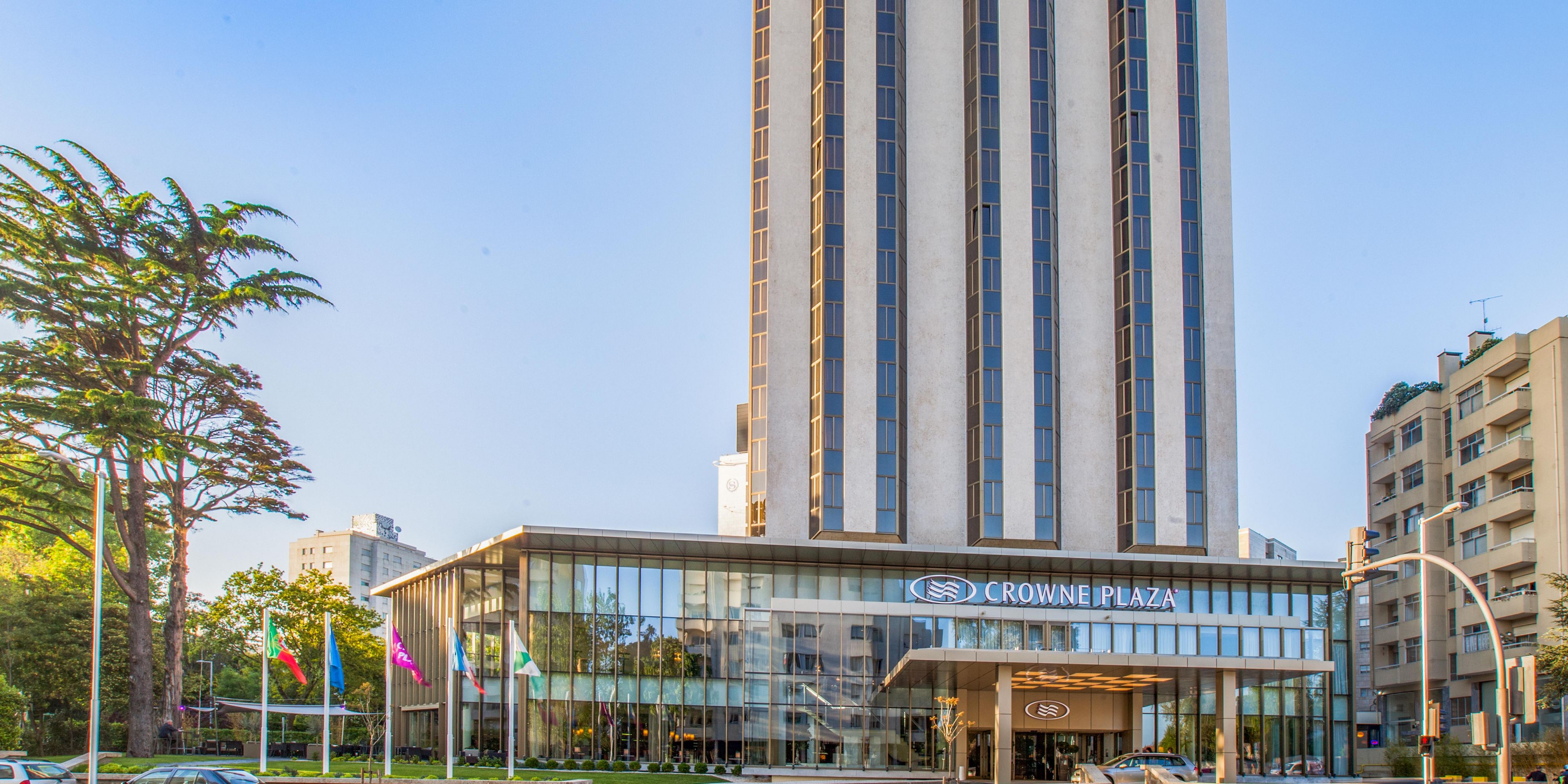 $hotelInfo.mediaDetails.welcomePhotos.primaryPhoto.caption}