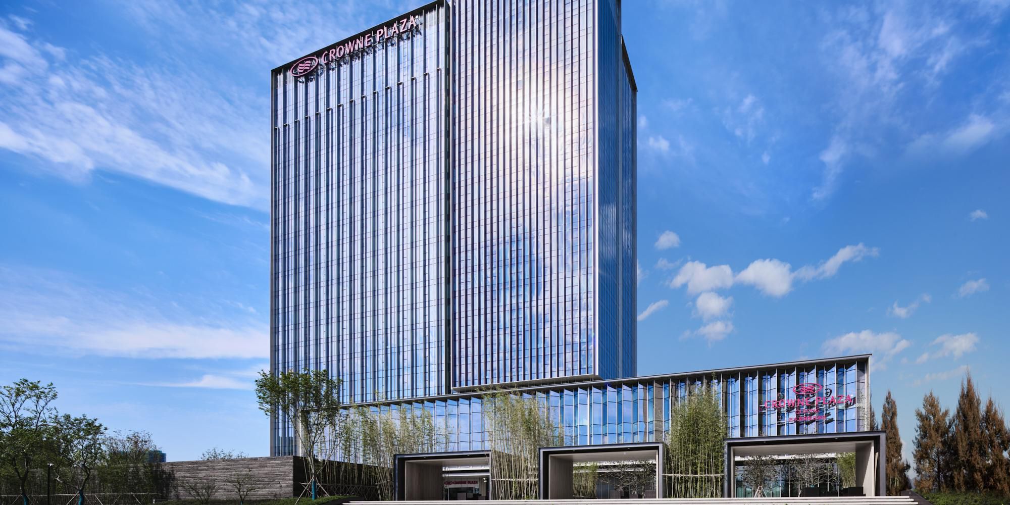 $hotelInfo.mediaDetails.welcomePhotos.primaryPhoto.caption}