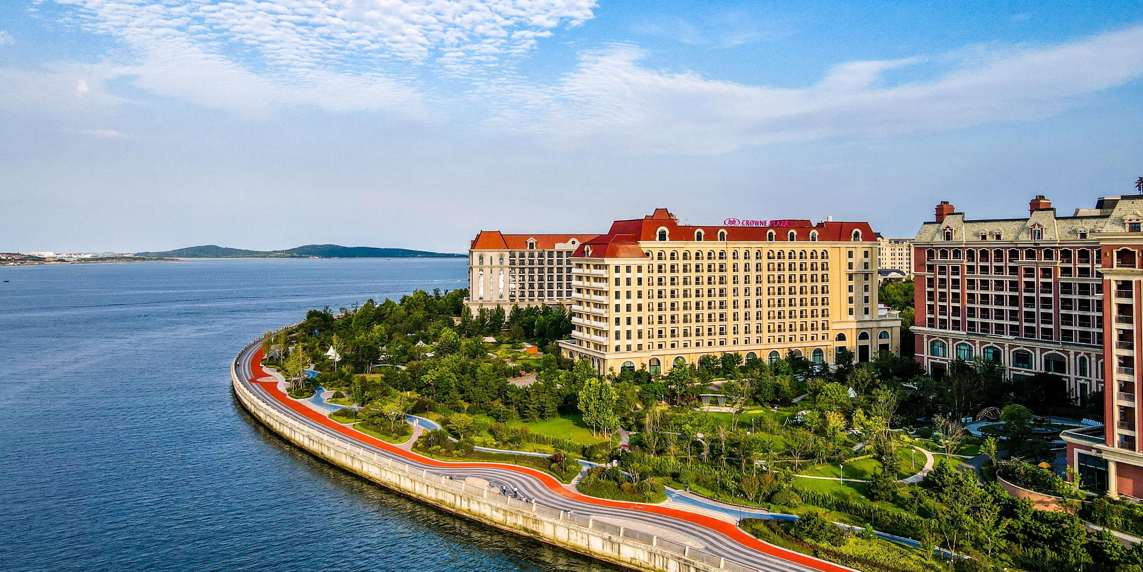 $hotelInfo.mediaDetails.welcomePhotos.primaryPhoto.caption}