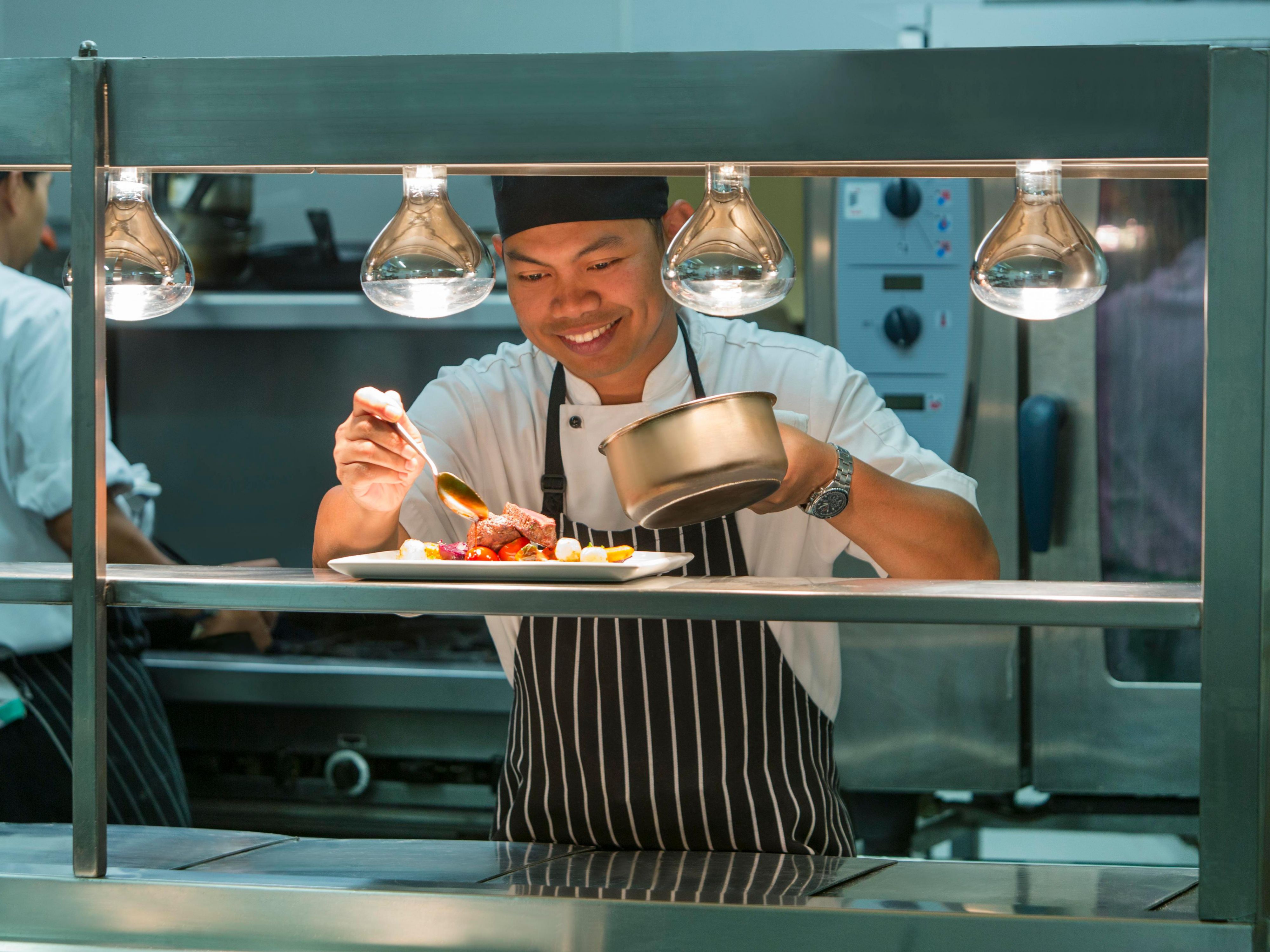 Enjoy breakfast with us, before whatever new experiences fill your day. Or wind down in-house, with dinner at threesixty. Our restaurant and bar can accommodate both large celebrations and intimate dinners. 