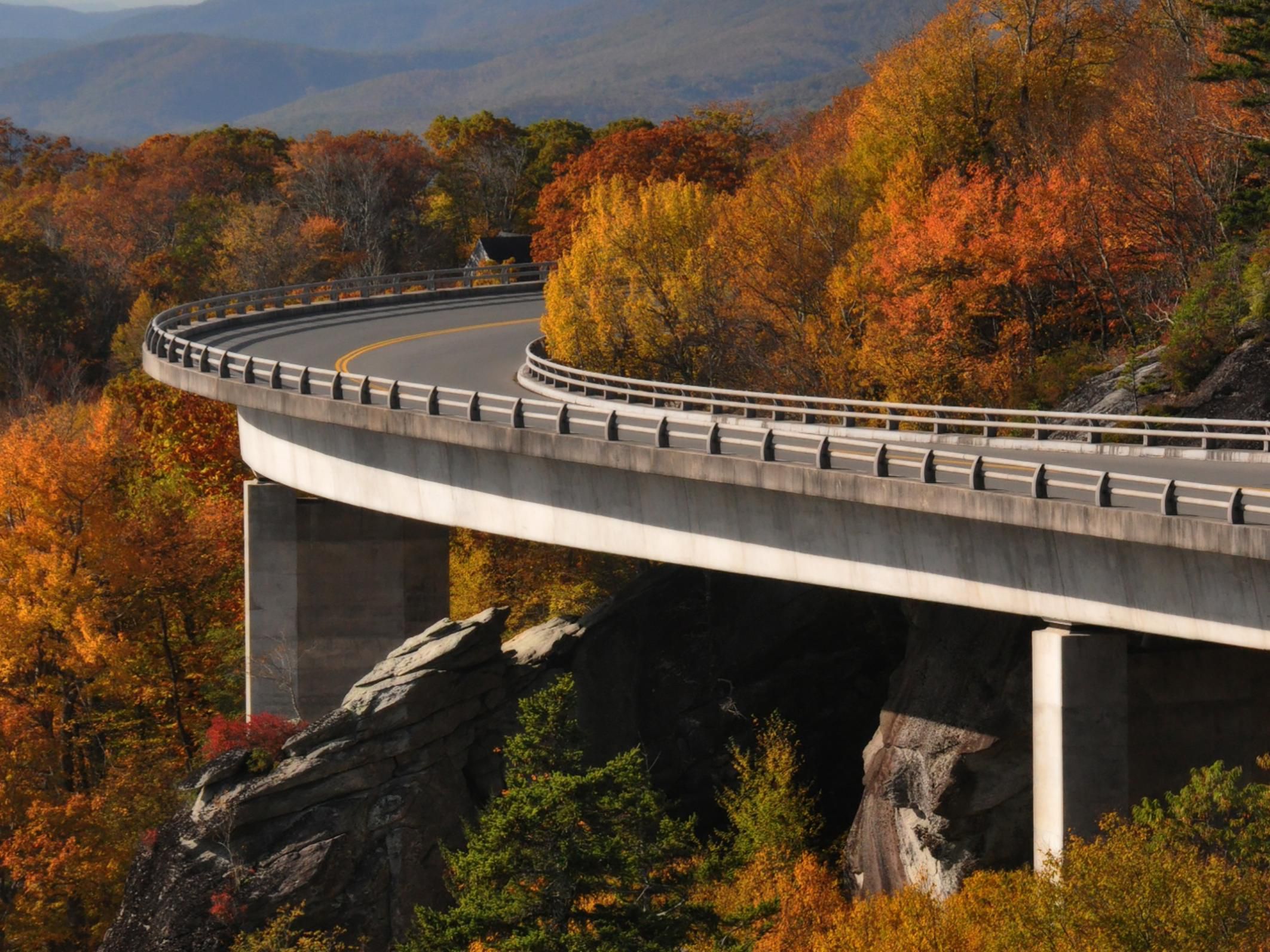 With 125 acres to explore and the best location in town, our Asheville hotel is the perfect home base when visiting the area.  Located only minutes from the Blue Ridge Parkway, downtown Asheville, Biltmore Estate, and River Arts District, what more do you need?