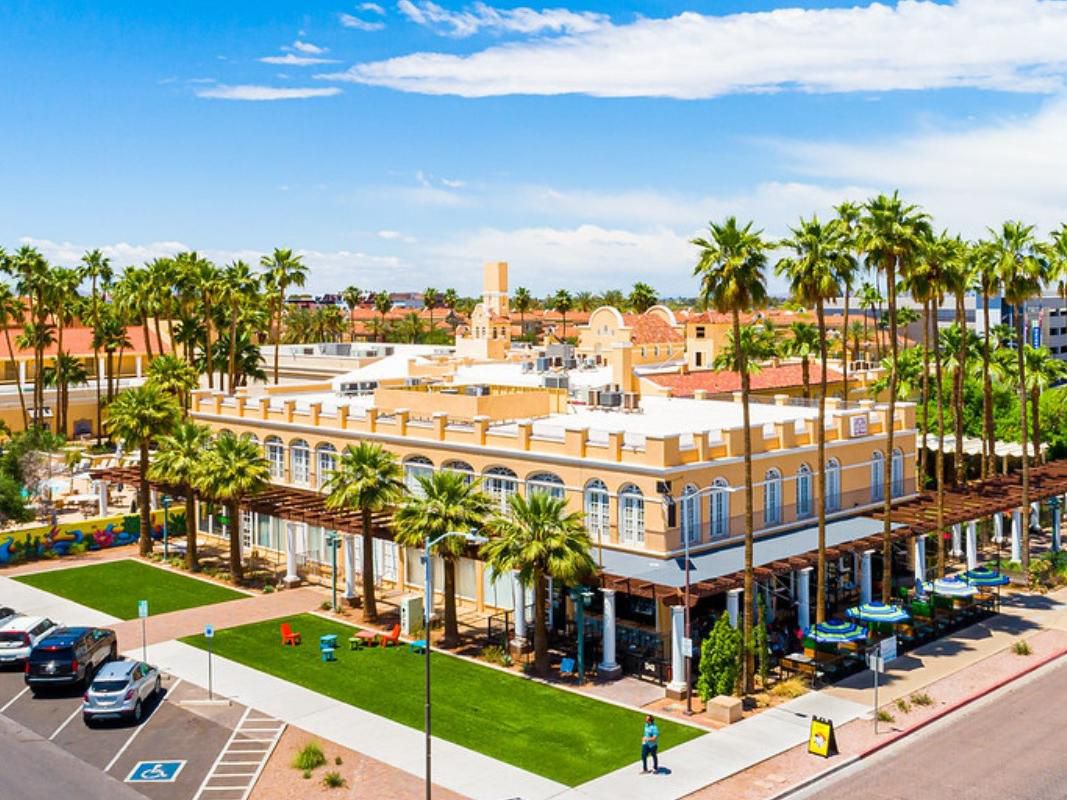 From Santan Brewery & Distillery to the Chandler Museum, stay close to local businesses and entertainment venues while enjoying the comforts of our hotel. Our local shuttle, based on availability, can take guests to popular locations within a five-mile radius. Visit museums, lively concert venues, shopping, and more with ease.
