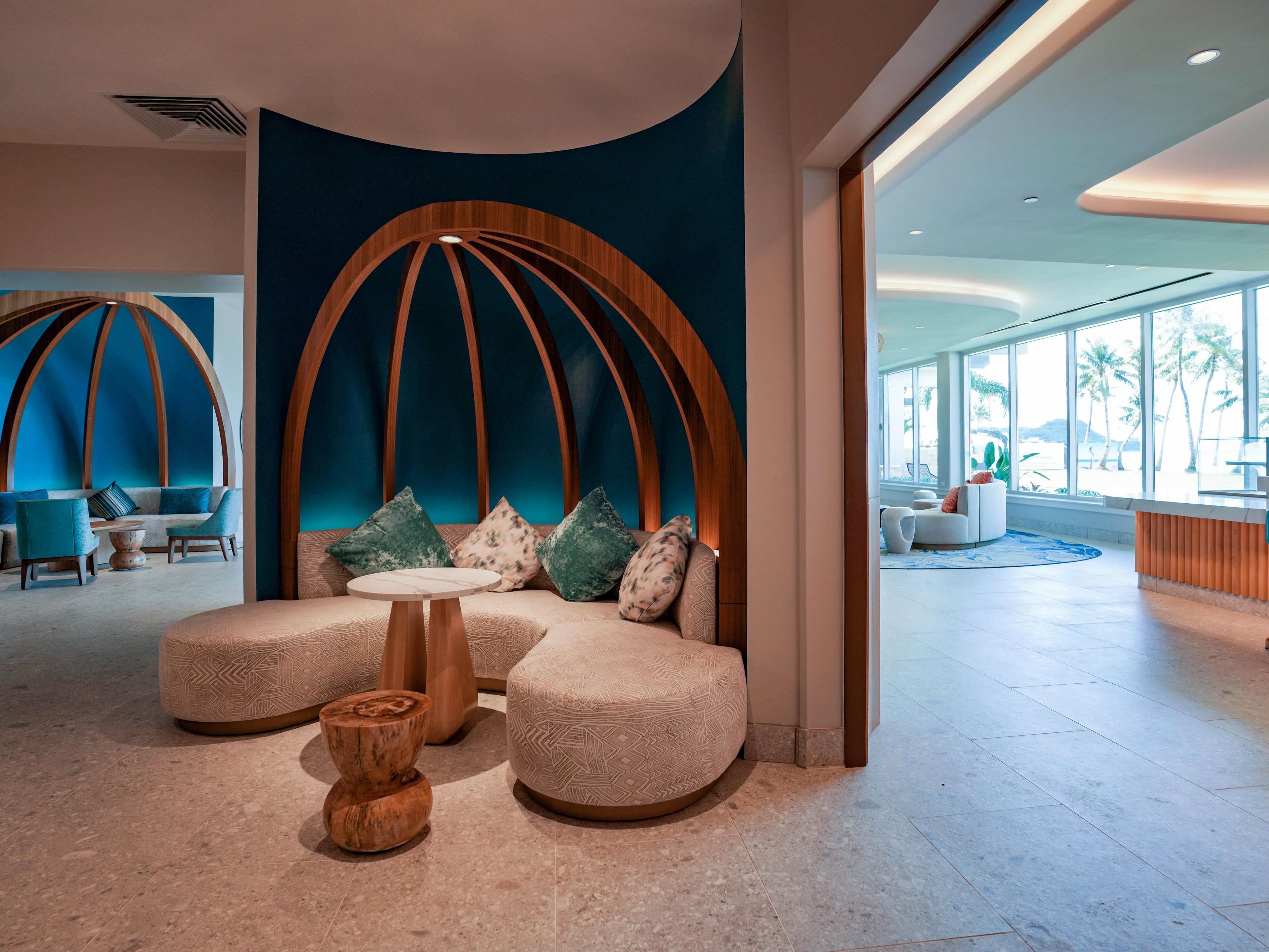 Enhance your stay and enjoy full comfort with the Club Experience.
* Suite Room guests will receive complimentary Club Experience access for two(2).