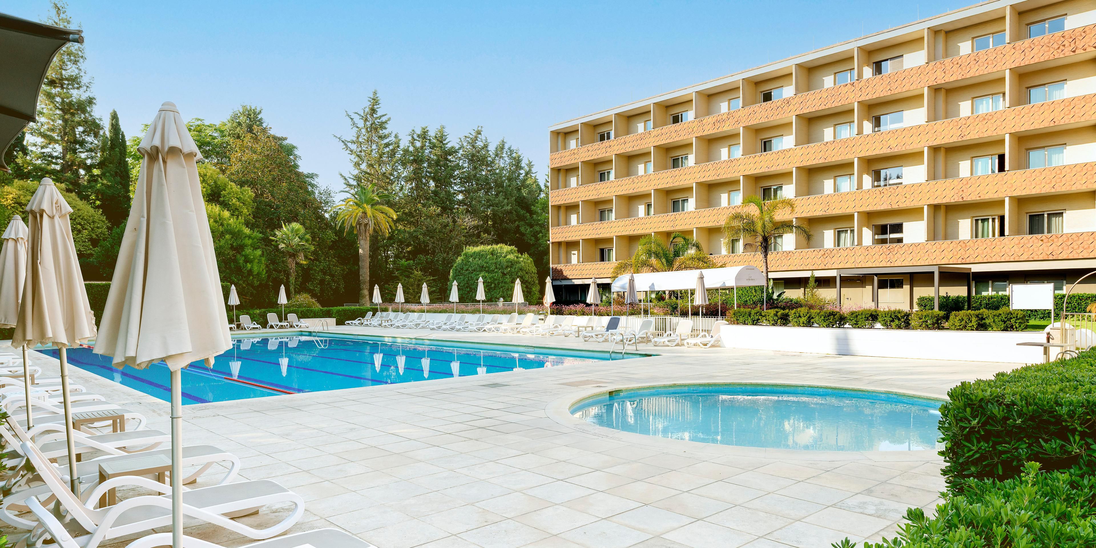 $hotelInfo.mediaDetails.welcomePhotos.primaryPhoto.caption}