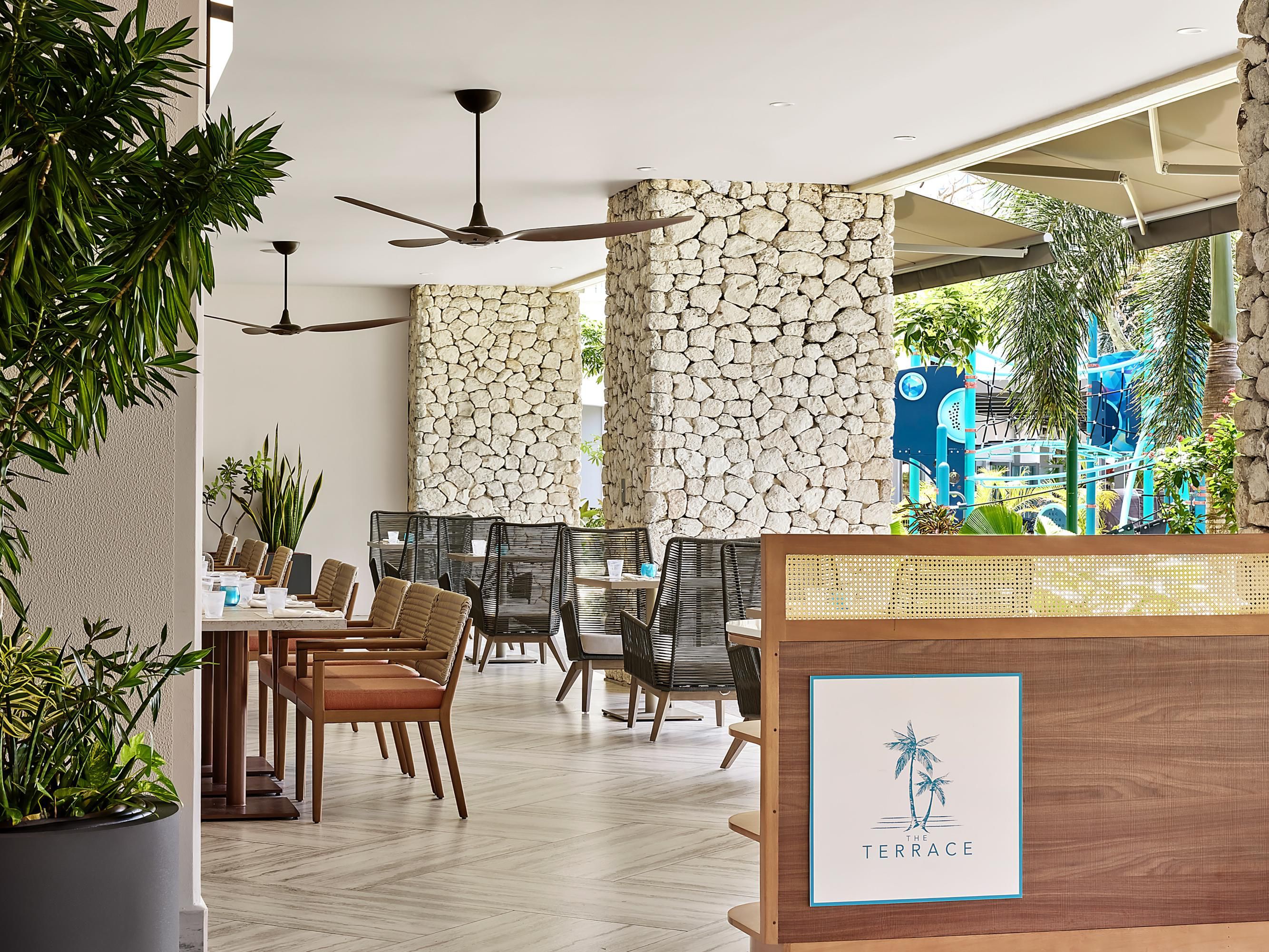 Chefs from around the world prepare a tasty selection of local and international favorites. Enjoy international cuisine, local ingredients, and seasonal flavors for an unforgettable dining experience. You'll find a delicious breakfast, lunch, dinner every day at the Terrace as well as Sunday brunch.