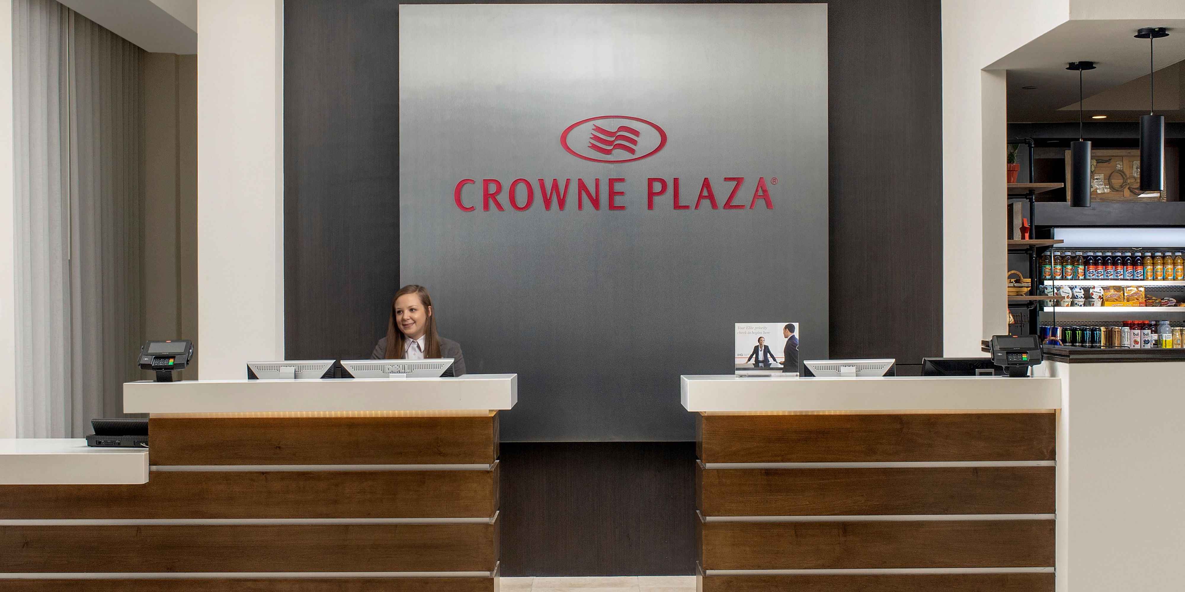 $hotelInfo.mediaDetails.welcomePhotos.primaryPhoto.caption}