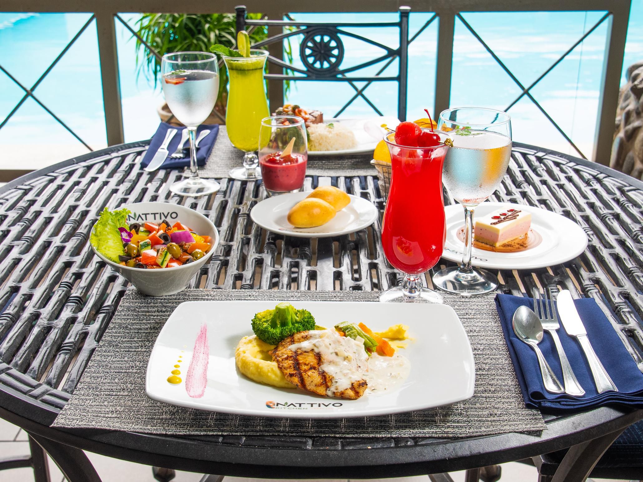 Make your lunch special at Nattivo. Monday to Friday, from 12:00 to 3:00 p.m., enjoy an executive menu with a main dish and drink in a cozy, pleasant setting. Book your table at 8348-3229 and savor every midday moment.