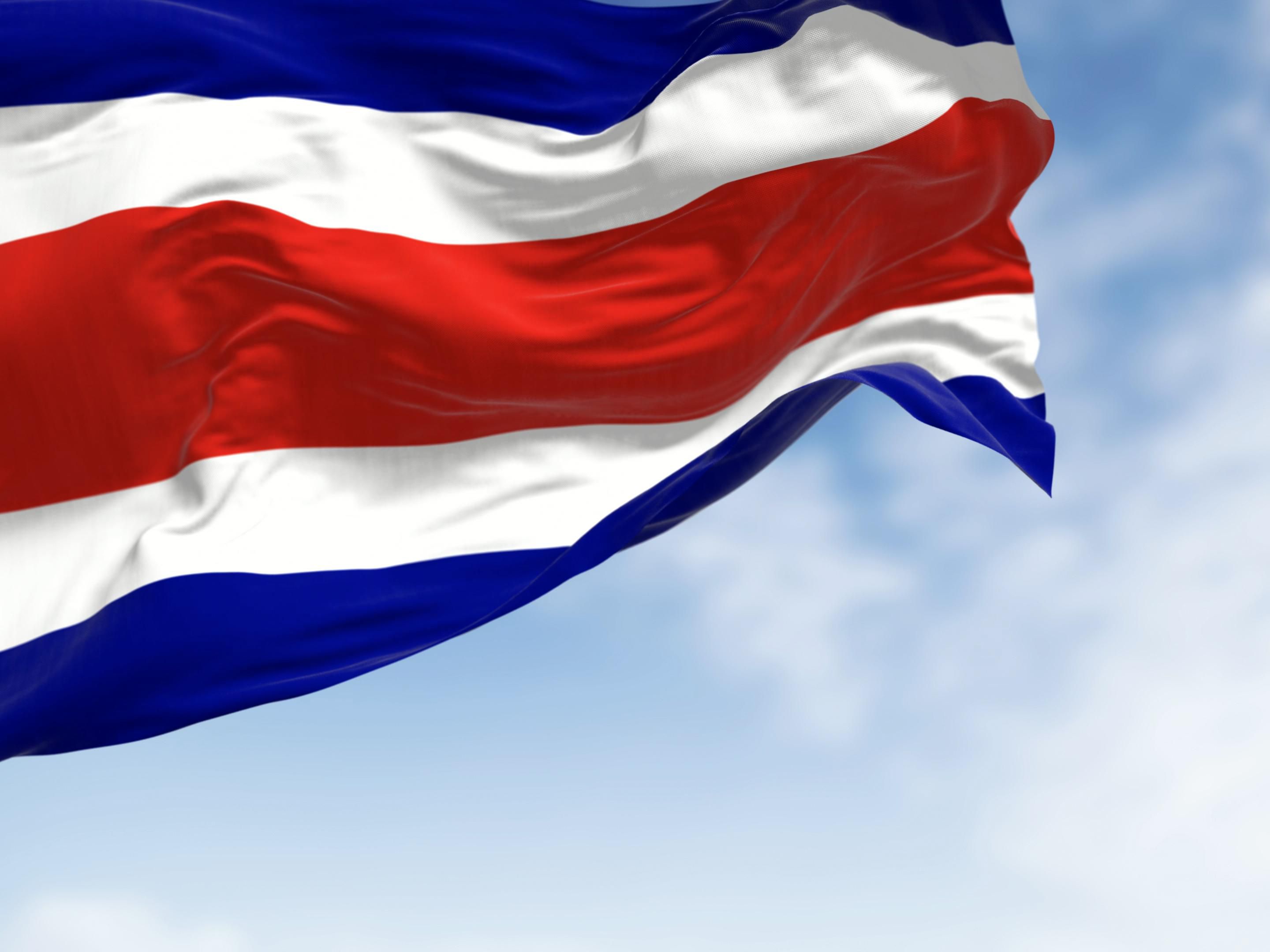 Join us for a special Costa Rican breakfast to celebrate 204 years of independence! We invite local guests to enjoy our typical dishes in a festive atmosphere from 8:00 AM to 11:00 AM. Children up to 5 years eat free, and ages 6 to 11 receive a 50% discount. To reserve your spot, please contact us via WhatsApp at 8348-3229 or call the same number.