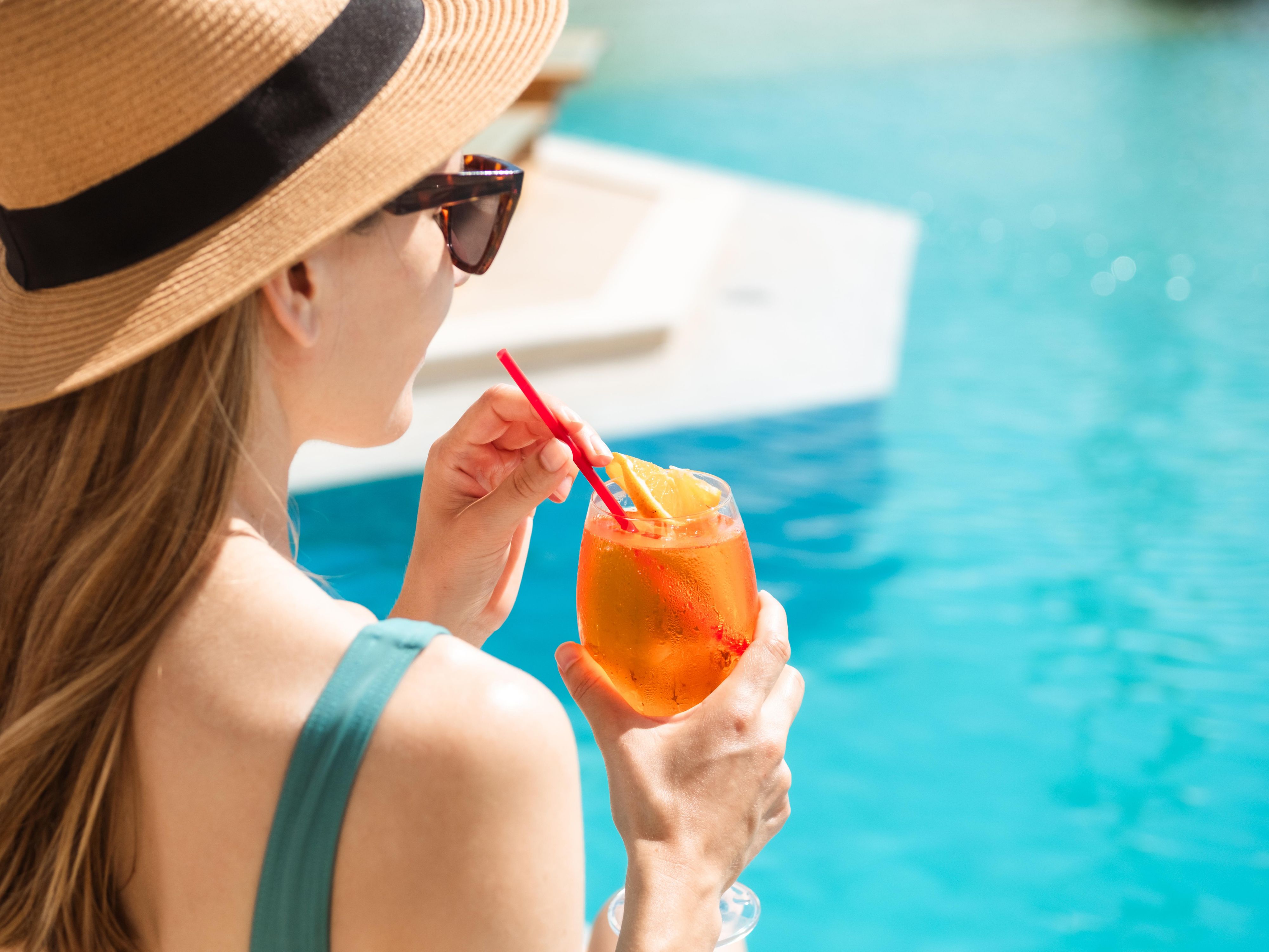 Experience relaxation at Crowne Plaza Santo Domingo. Take advantage of our Day Pass and enjoy a day by the pool, which also includes a credit for food and beverages to indulge in our delicious dishes. Children aged 6 to 12 pay only 50%.
Don’t miss out on this unique opportunity!