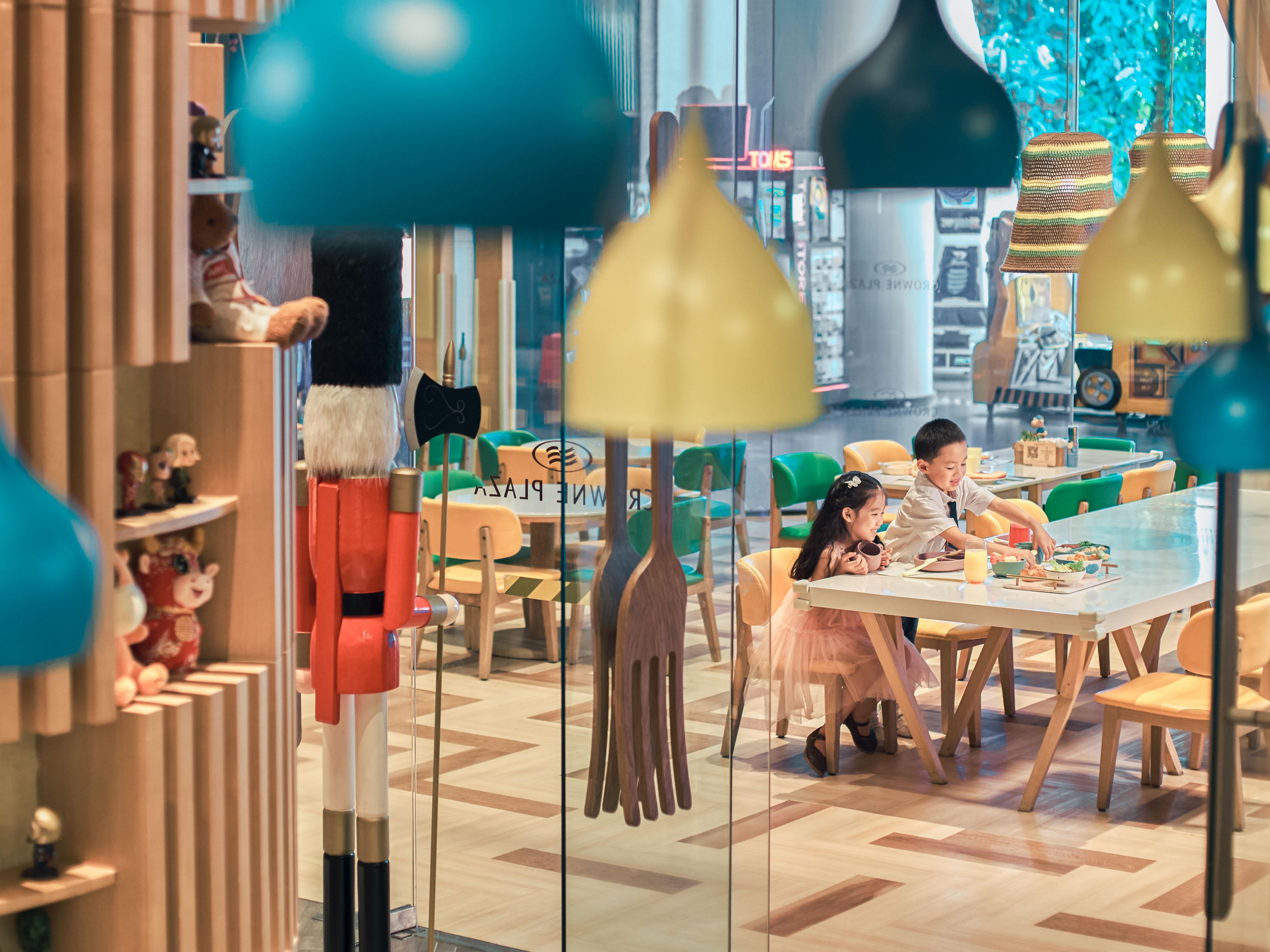 Chew Chew offers a unique service and product experience for children. More than just food, the Kids kitchen provides educational activities while serving up a healthy, casual kid's menu. Our unique, healthy cuisine and kids’ activities provide the tools for kids of all ages to learn and have fun.