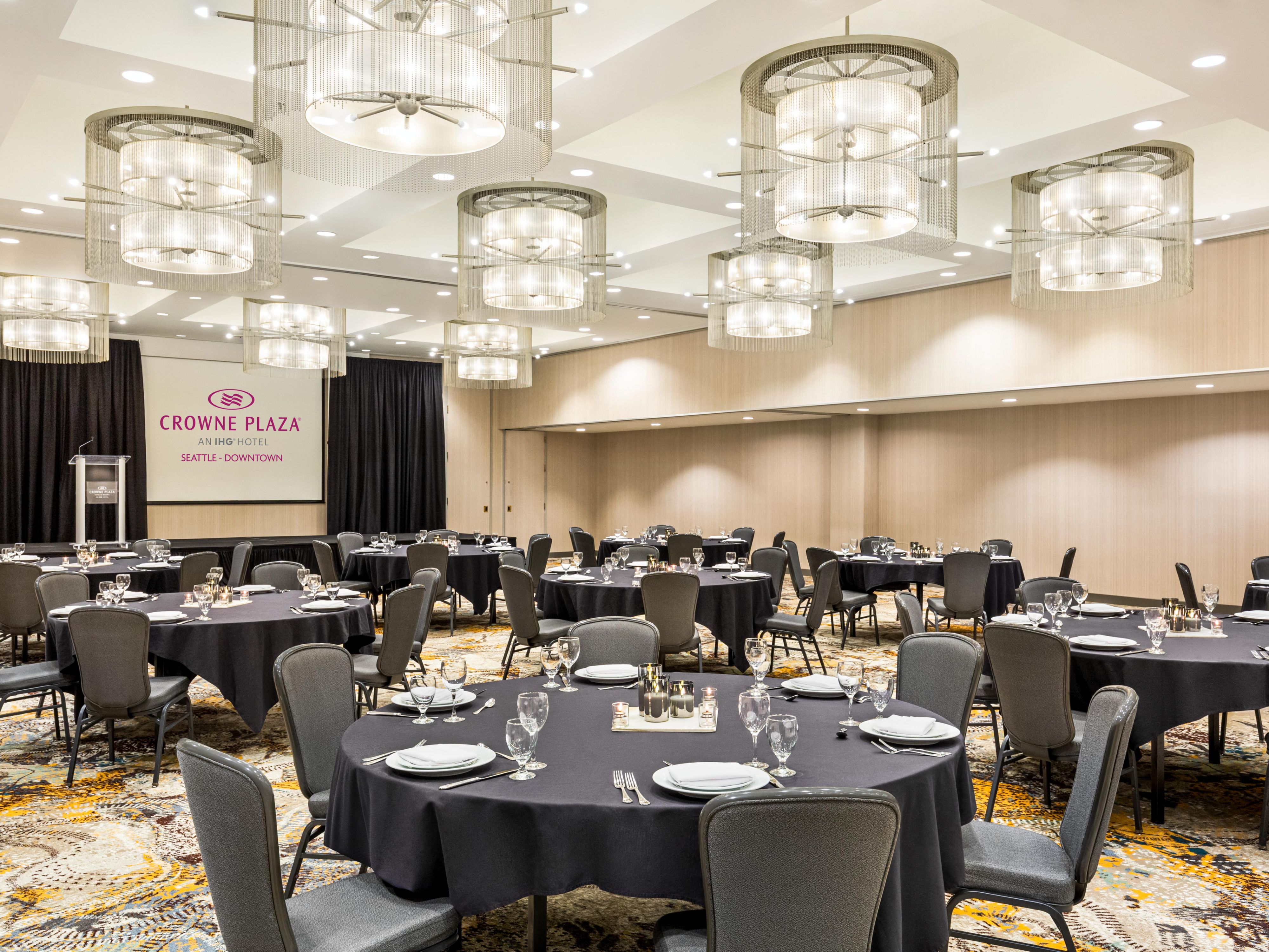 With function spaces ranging from conference rooms for your board meetings, to large banquets/conventions accommodating up to 400 guests, we offer seamless execution to events and events of all kinds. Submit an RFP today to find out about the various dining and catering options and state-of-the-art A/V technology we offer today!