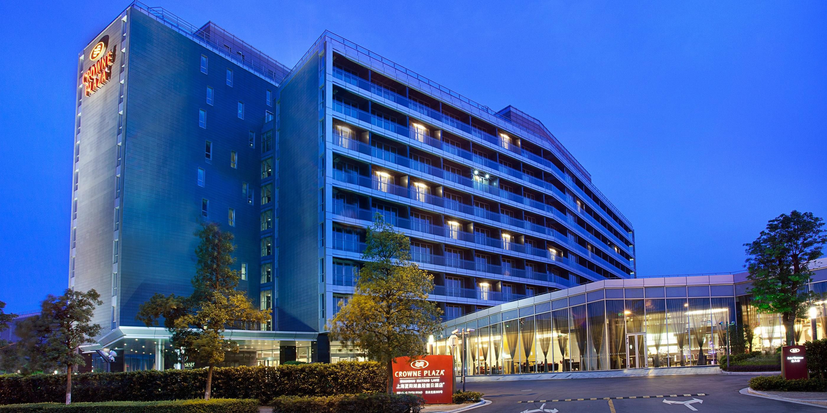 $hotelInfo.mediaDetails.welcomePhotos.primaryPhoto.caption}
