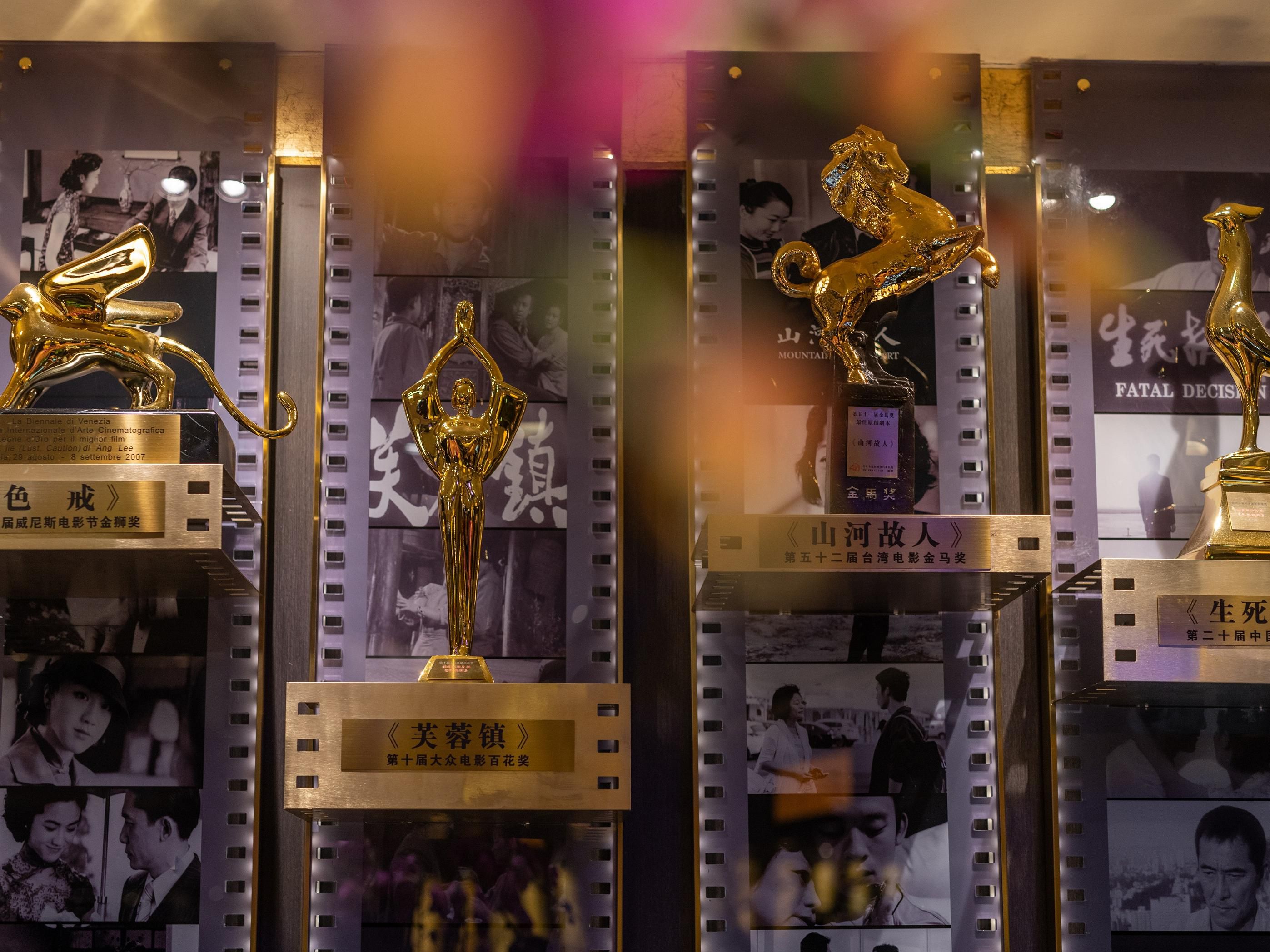 Since the first Shanghai International Film Festival was held in 1993, Crowne Plaza Hotel Shanghai has become one of the main venues of the film festival. Brilliant Jin Jue Awards unit, master-level dialogue forum, film markets gathered with movie entrepreneurs and star-studded press conferences have left their glorious moment.