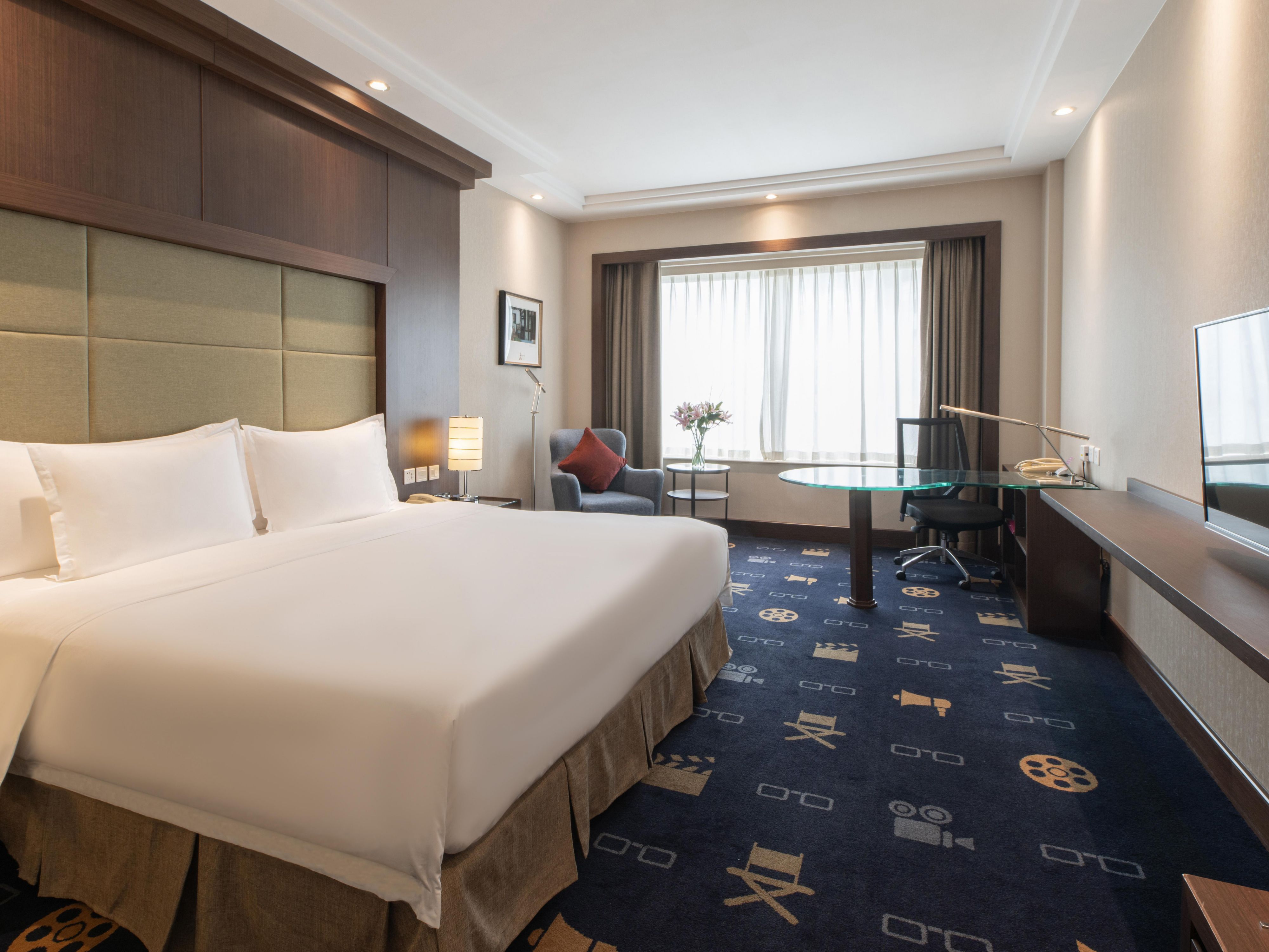 1 King Bed Standard Technology