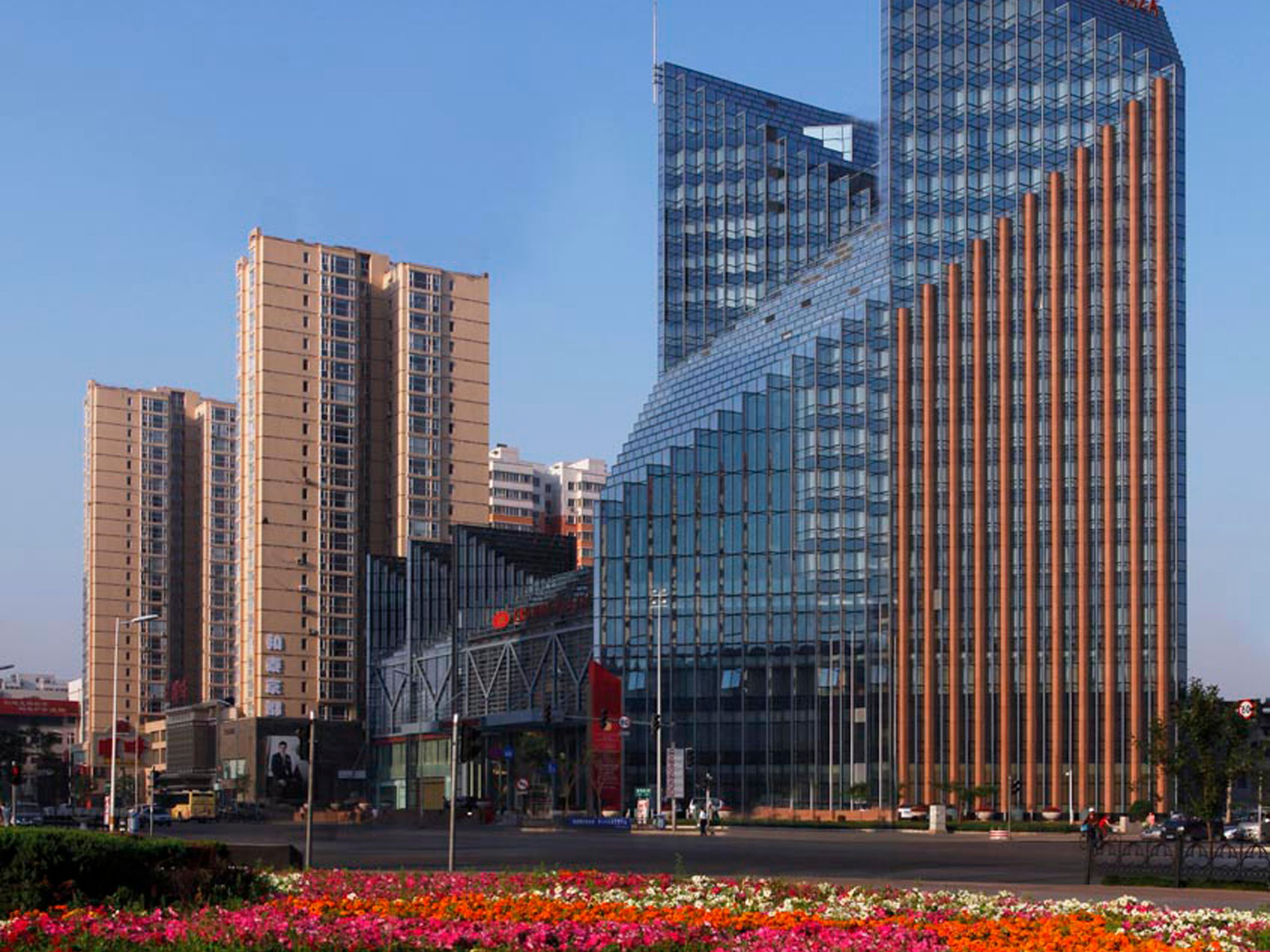 沈阳国际皇冠假日酒店,坐落于沈阳市皇姑区,毗邻世界文化遗产北陵公园