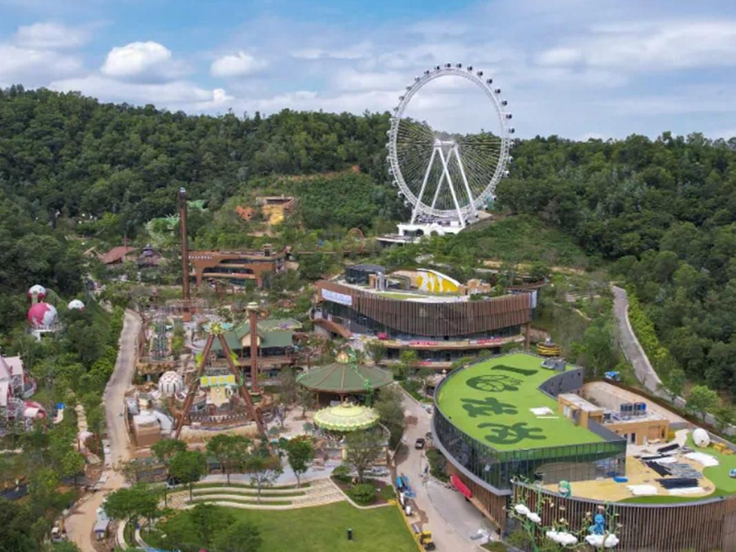 Crowne Plaza Shenzhen Longgang City Centre is located in the business centre of Longgang District. It is only a ten-minute walk to Metro Line 3 “Longcheng Square Station”.