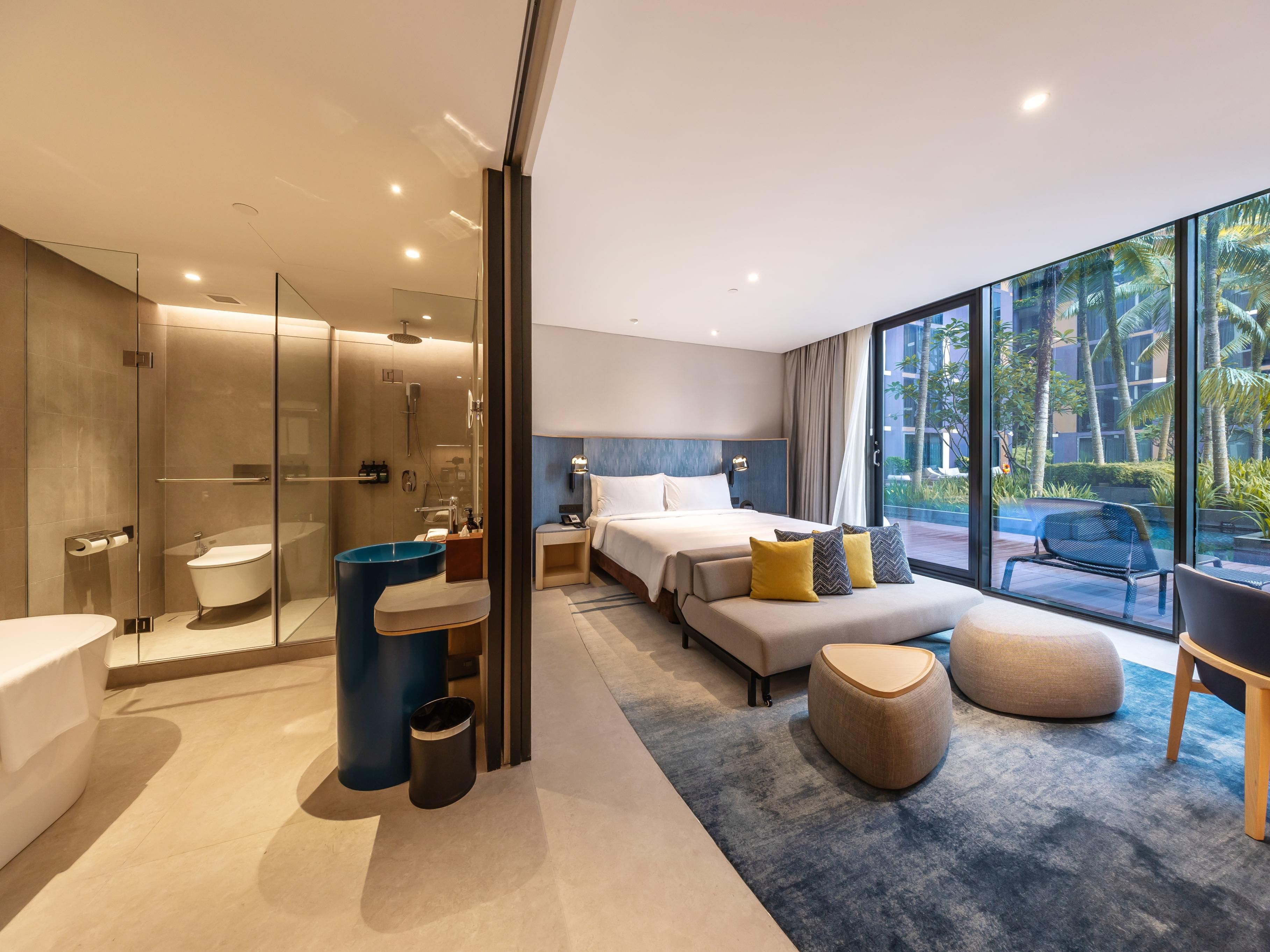 Crowne Plaza Changi Airport encapsulates elements of both city and resort hotels with 575 guest rooms and suites. 10 new Premier rooms and two suites were unveiled in 2024, offering a relaxing stay with a soothing oceanic ambiance and beach tones. The brand new suites provide a spacious  and inviting retreat perfect for families and extended stays.