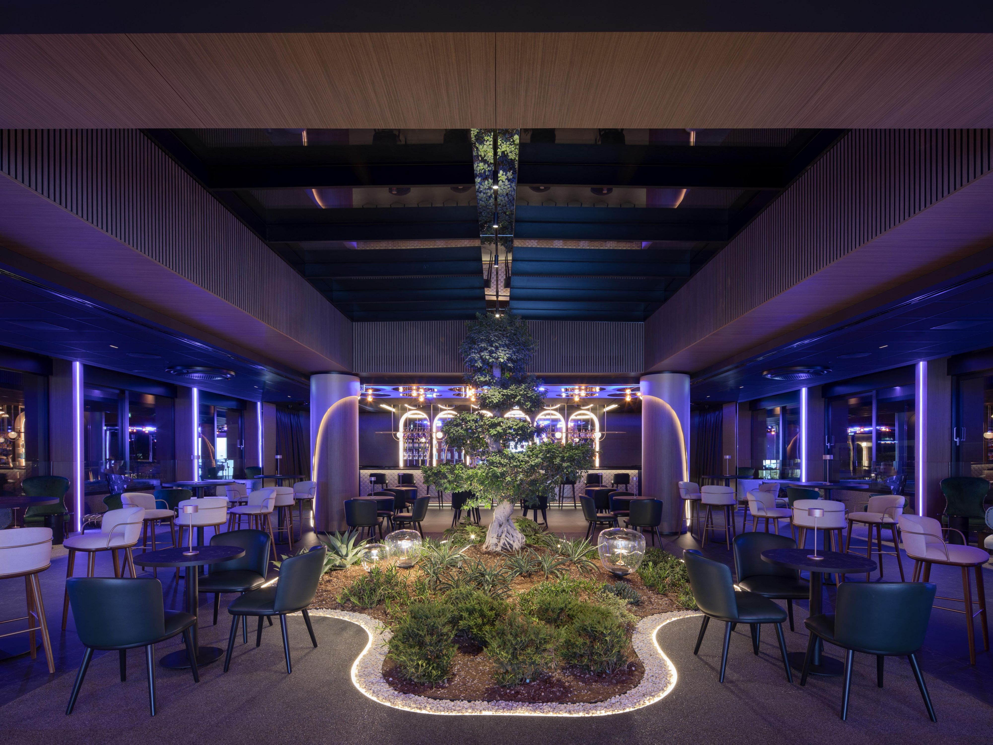 Perched high above the bustling streets, Sky Bonsai Bar offers an unparalleled sky high adventure that will leave you breathless and coming back for more. Take in the panoramic views of the skyline while savoring your favorite drink, crafted by our talented mixologists.