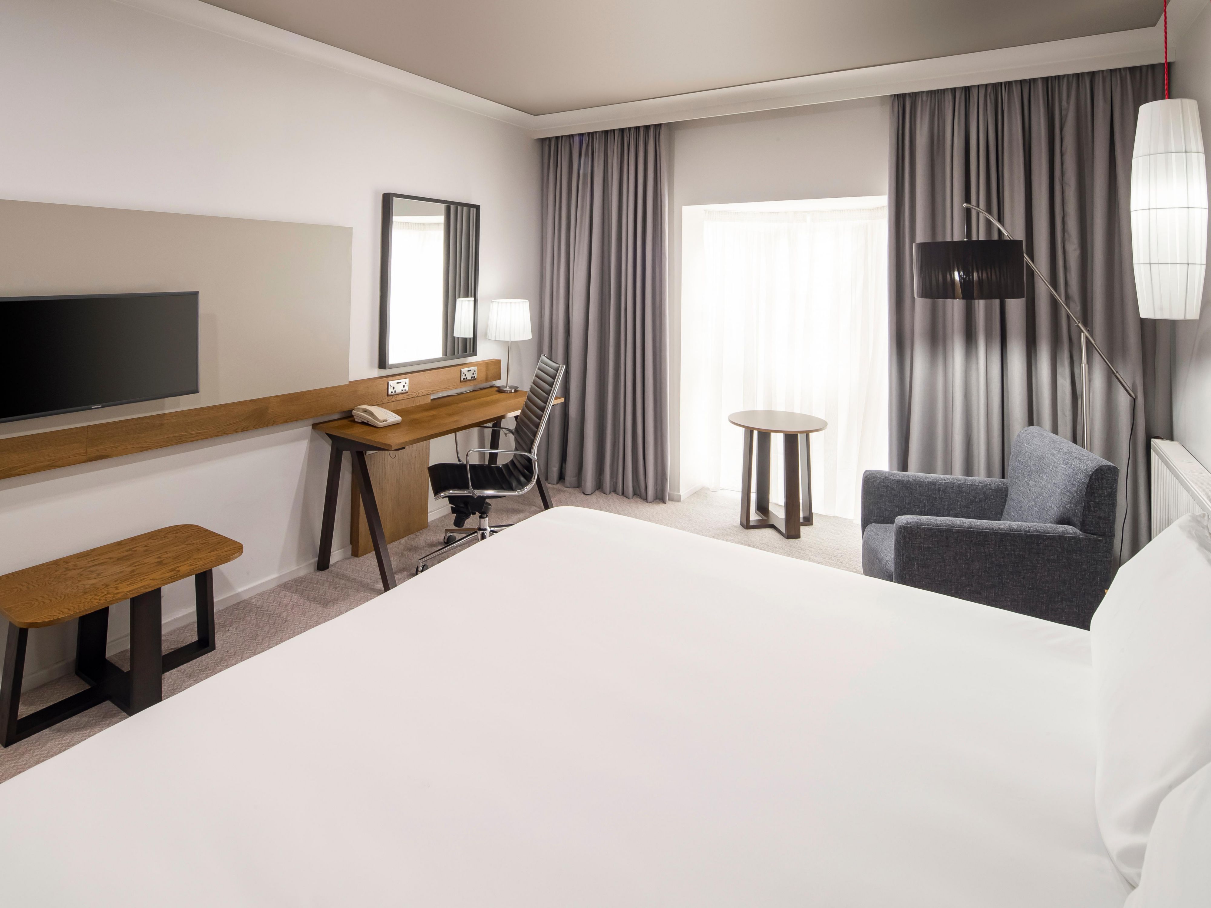 Enjoy your stay in our relaxing modern Executive bedroom.
