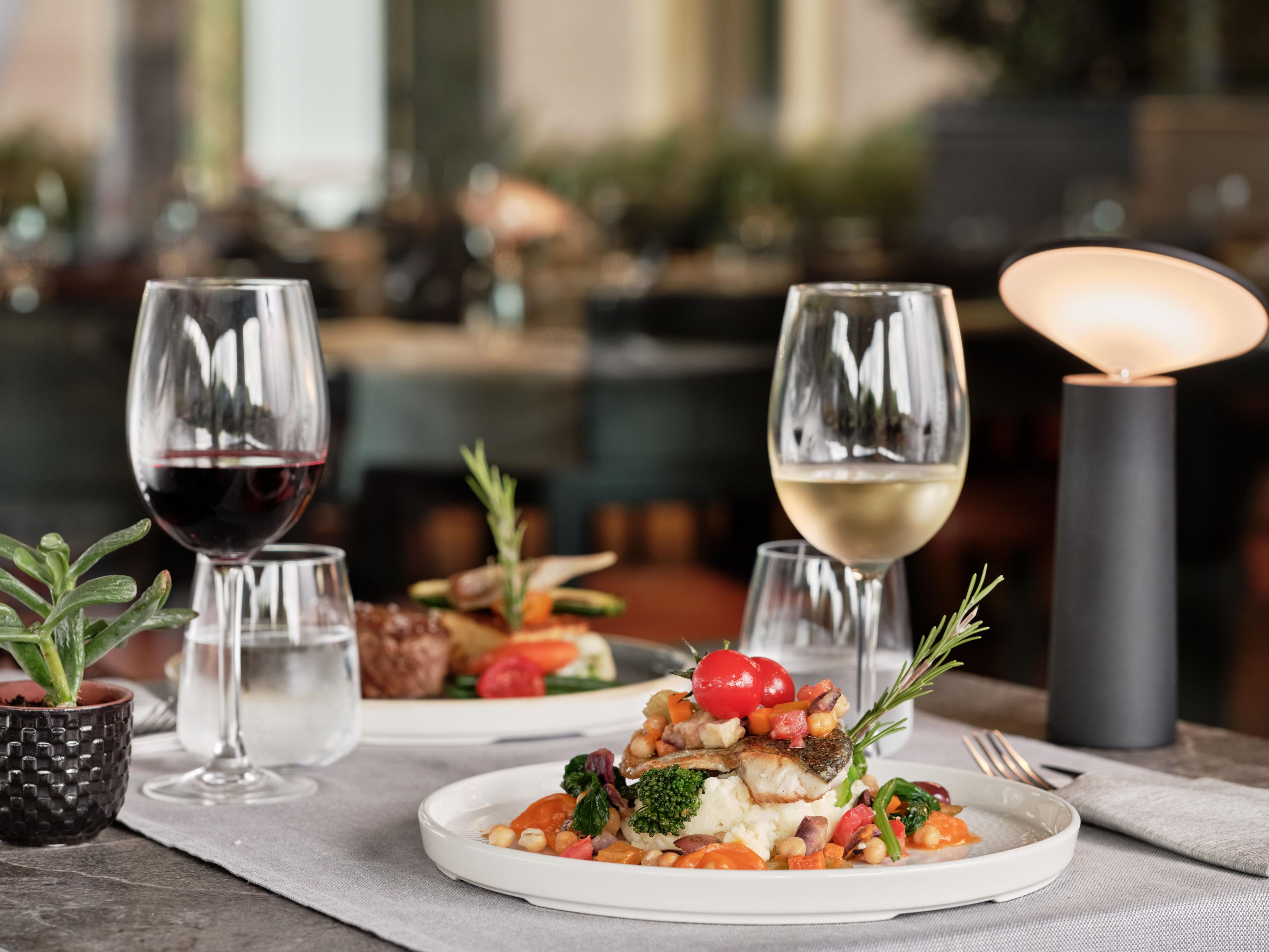 Our internal restaurant, La Brughiera, is open every day for lunch and dinner. During summer season, it is possible to eat under the terrace gazebo. Enjoy our daily lunch menus or our à la carte menu for dinner.