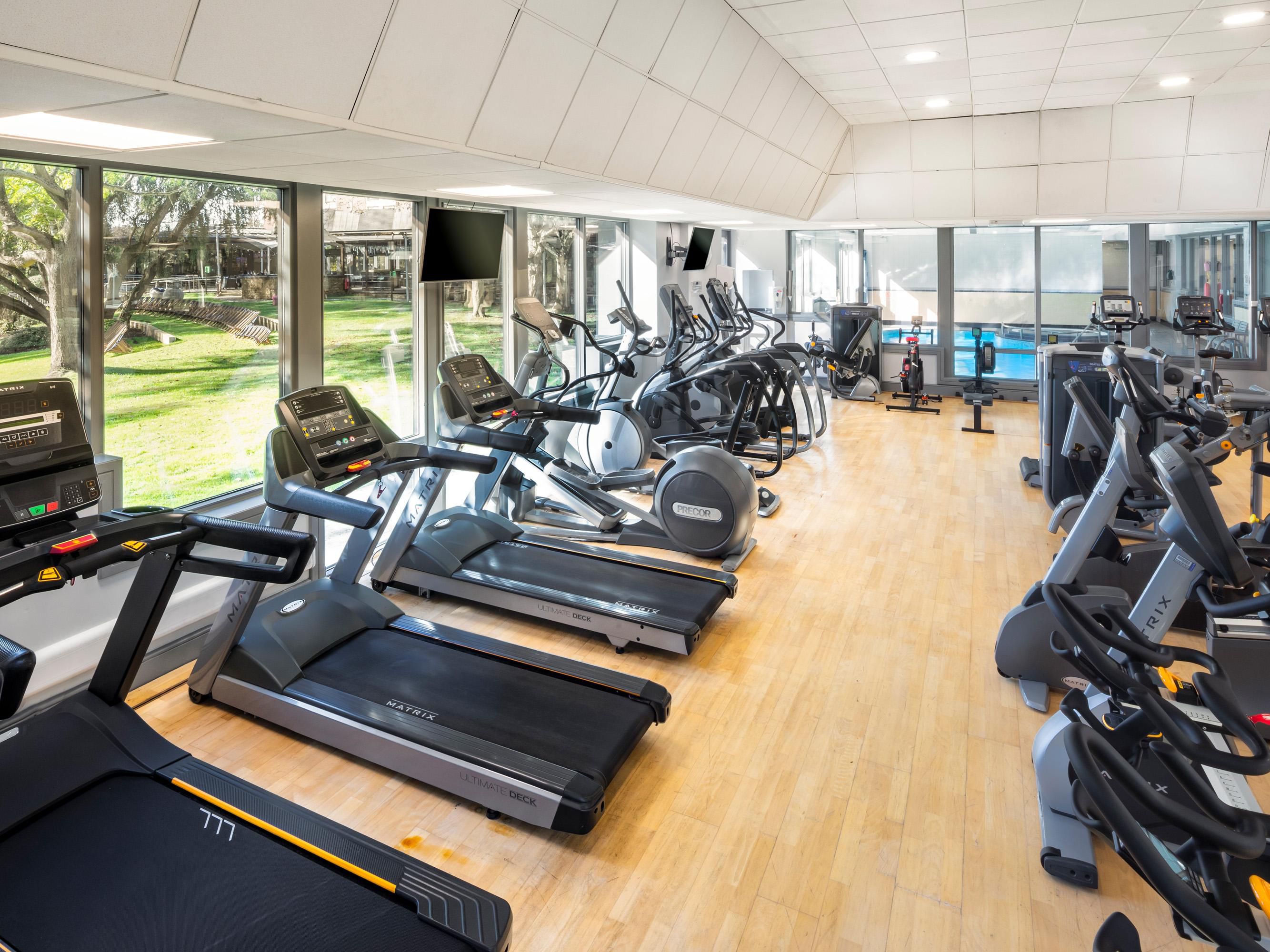 Maintaining a health and wellness routine while travelling is important, so, whether you’re looking to stay on top of your fitness, or relax and unwind after a long day, Club Moativation has all that you need. Including a fully equipped gym, heated indoor pool and jacuzzi with beautiful views of the River Avon.