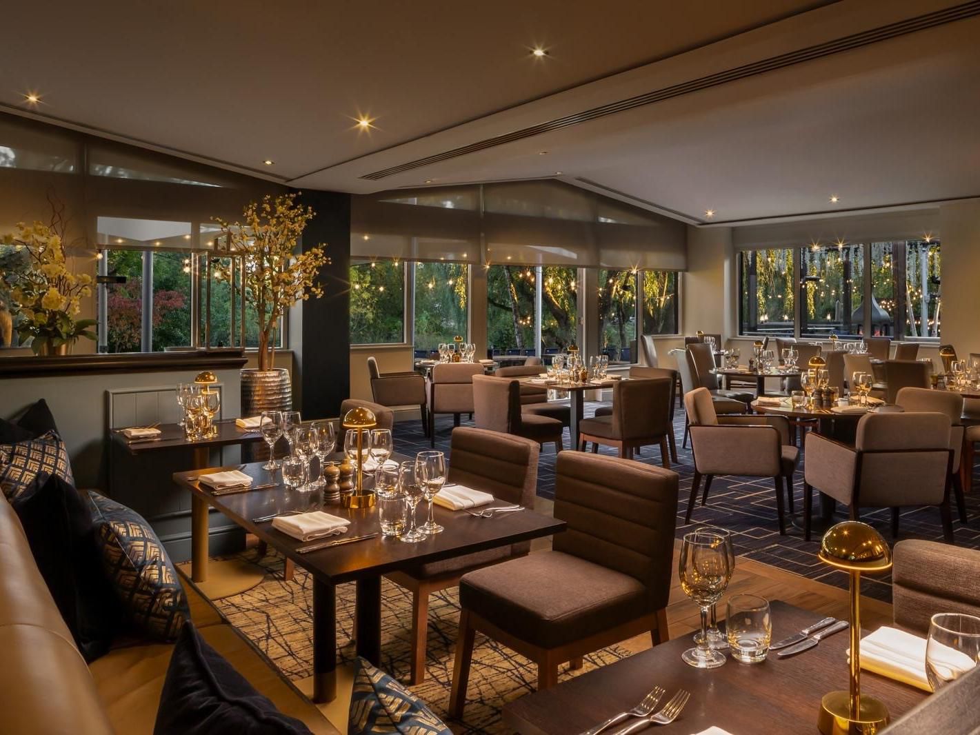 Offering glorious views over the stunning River Avon, Stratford upon Avon's best kept secret is a secret no more. 
Chill out on our newly refurbished Riverside Terrace with one of our signature cocktails or a local gin and tonic. 
We have also launched our small plates menu which is oozing with personality and flavour - lush! 