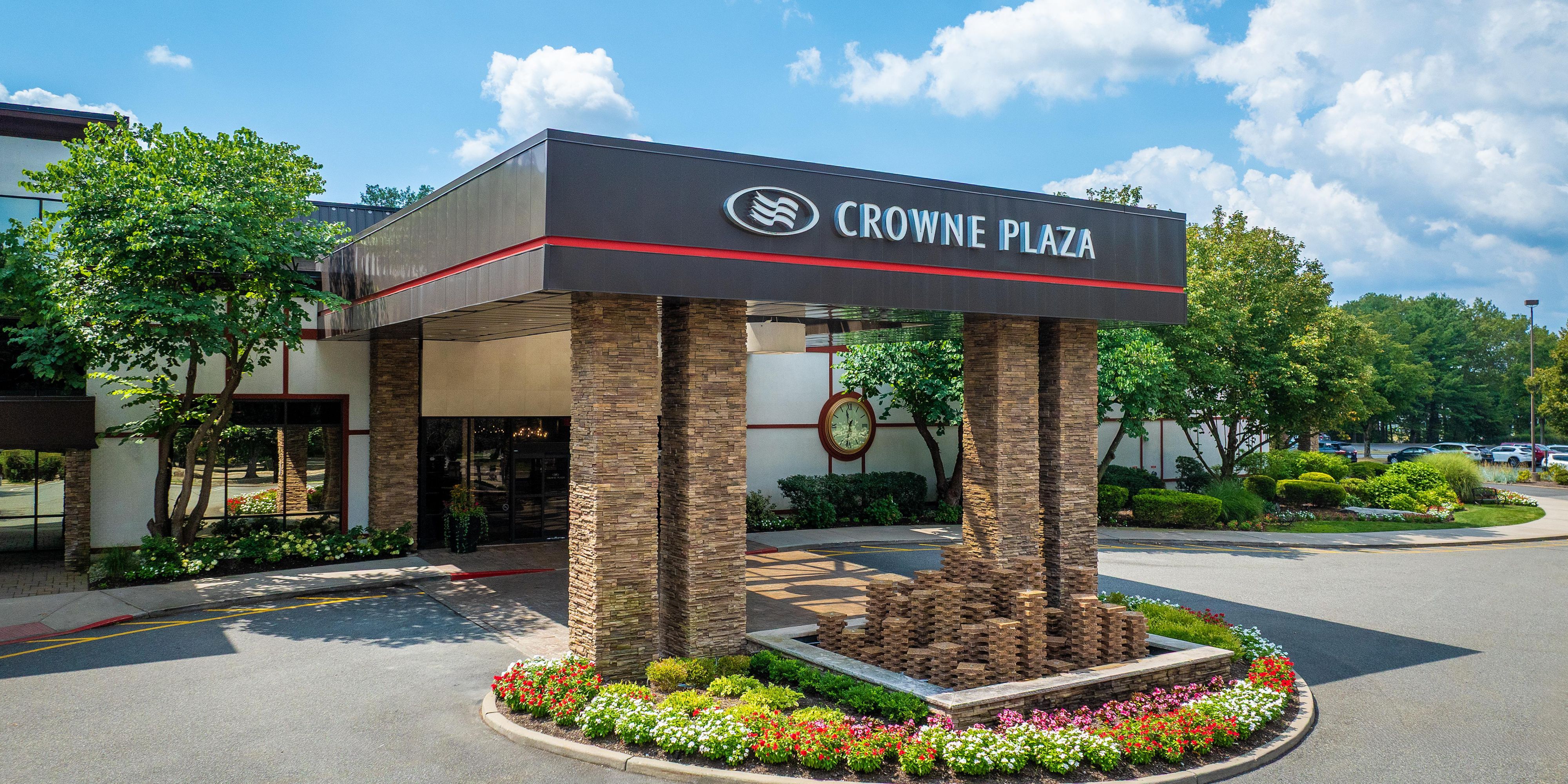 $hotelInfo.mediaDetails.welcomePhotos.primaryPhoto.caption}