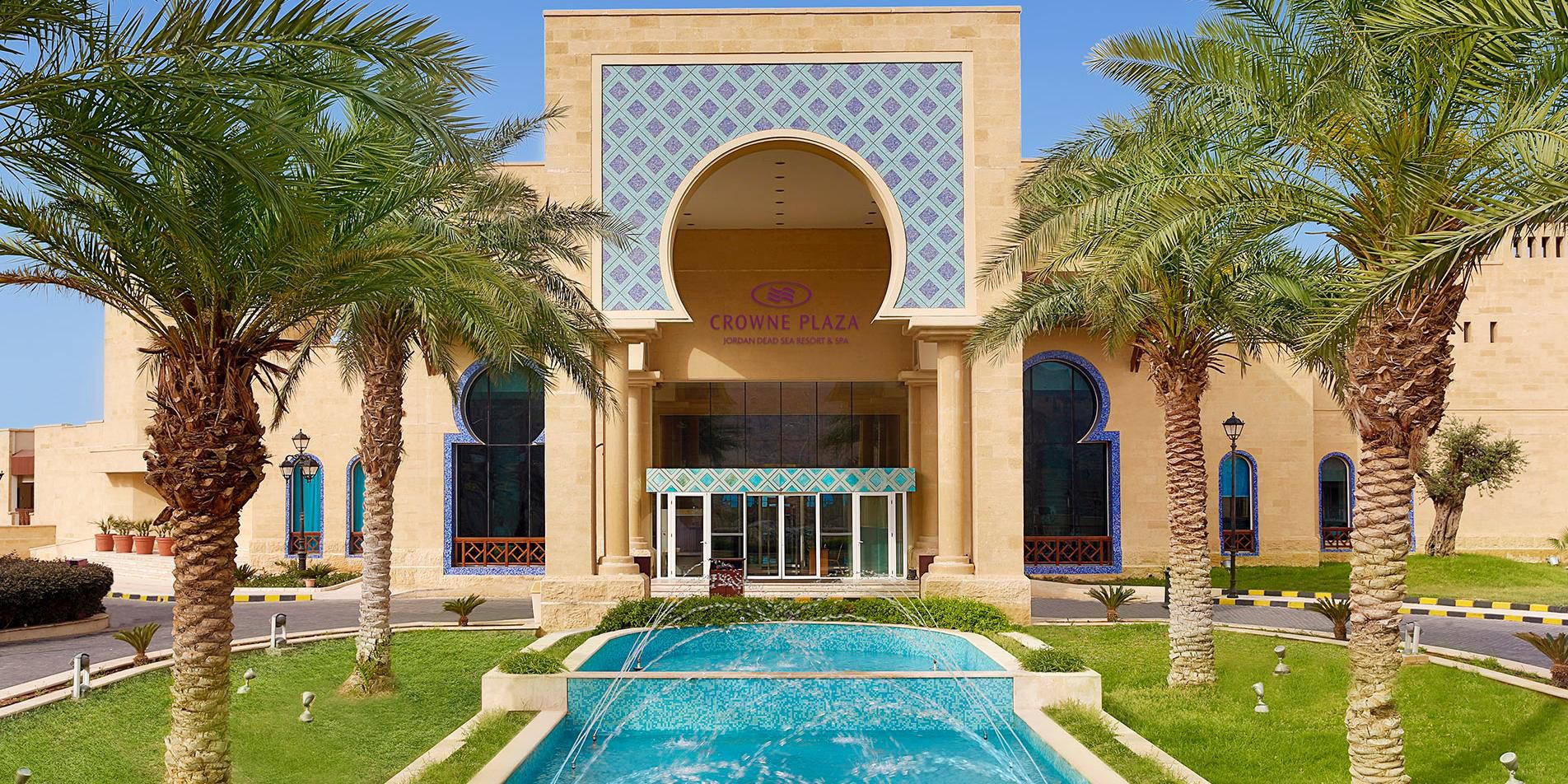 $hotelInfo.mediaDetails.welcomePhotos.primaryPhoto.caption}