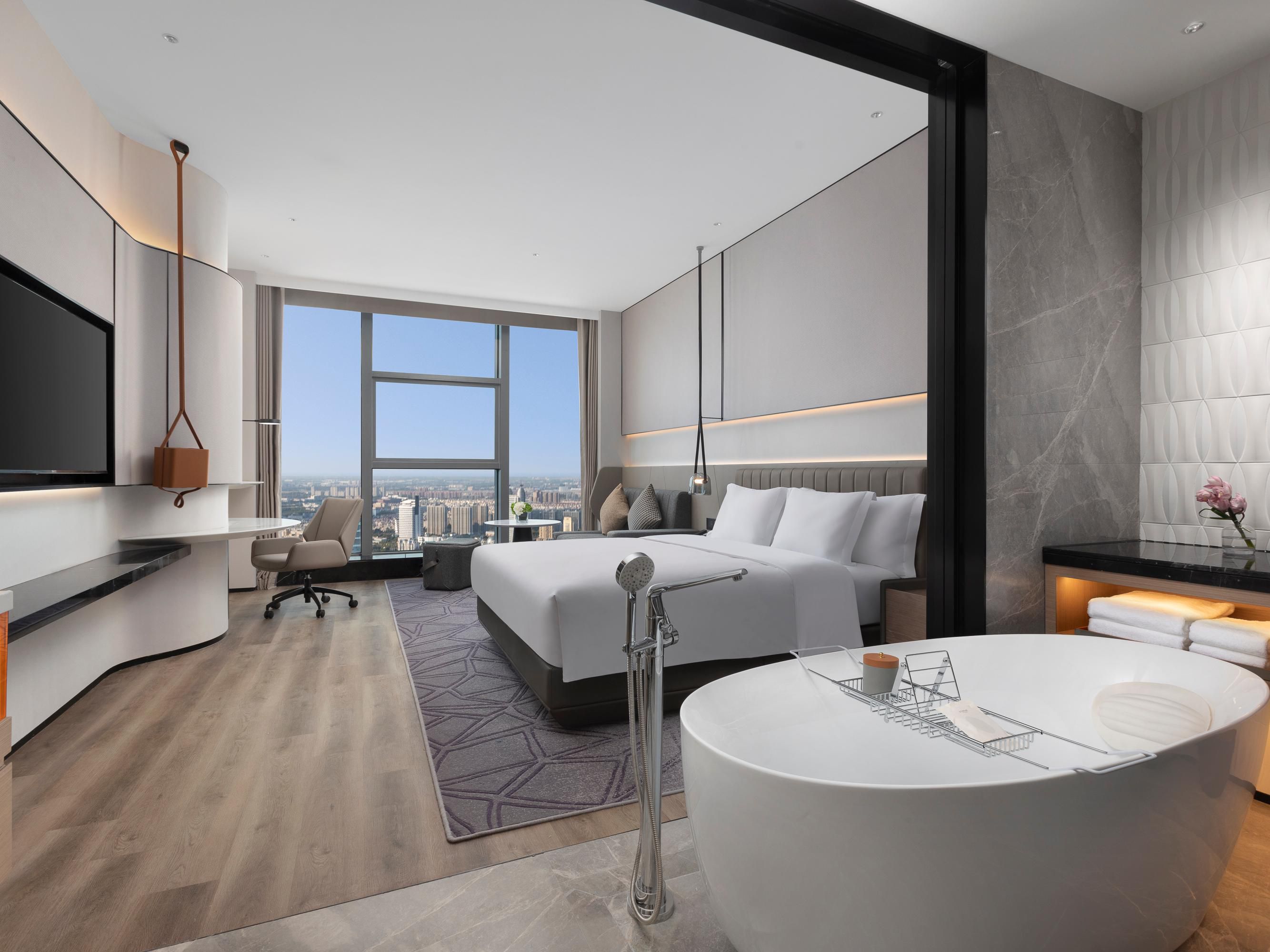 1 King Premium Lounge Access