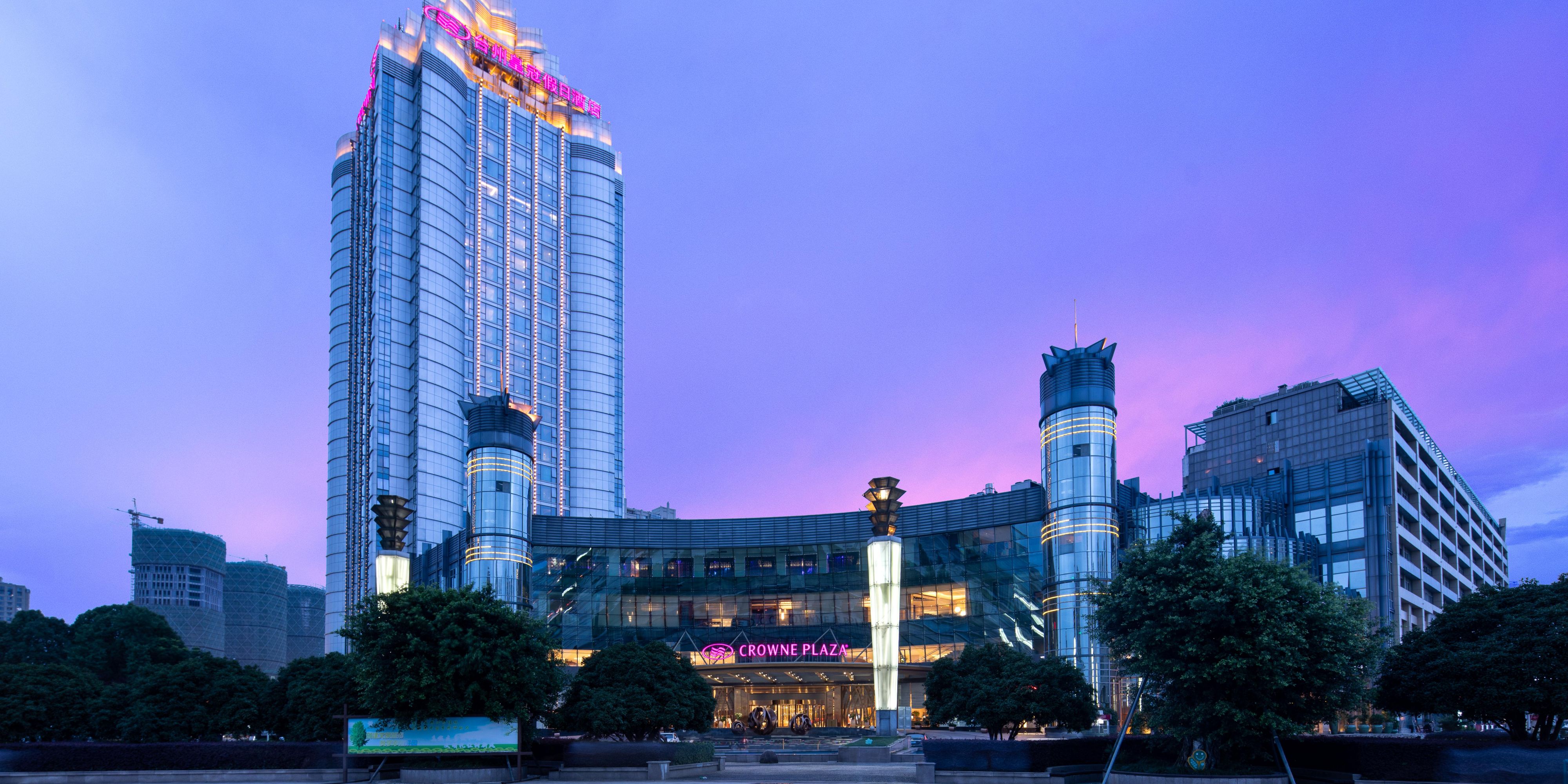 $hotelInfo.mediaDetails.welcomePhotos.primaryPhoto.caption}