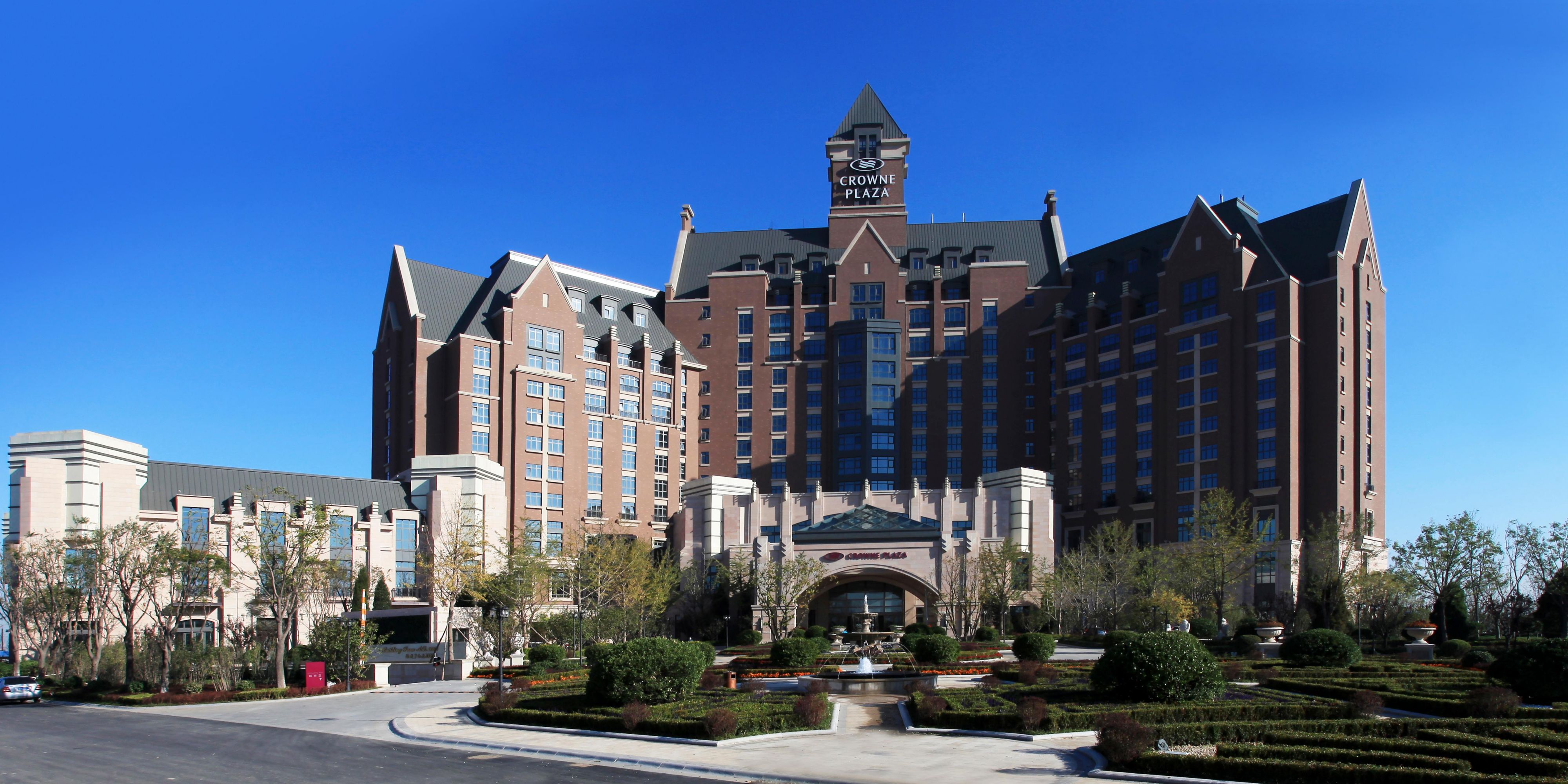 $hotelInfo.mediaDetails.welcomePhotos.primaryPhoto.caption}