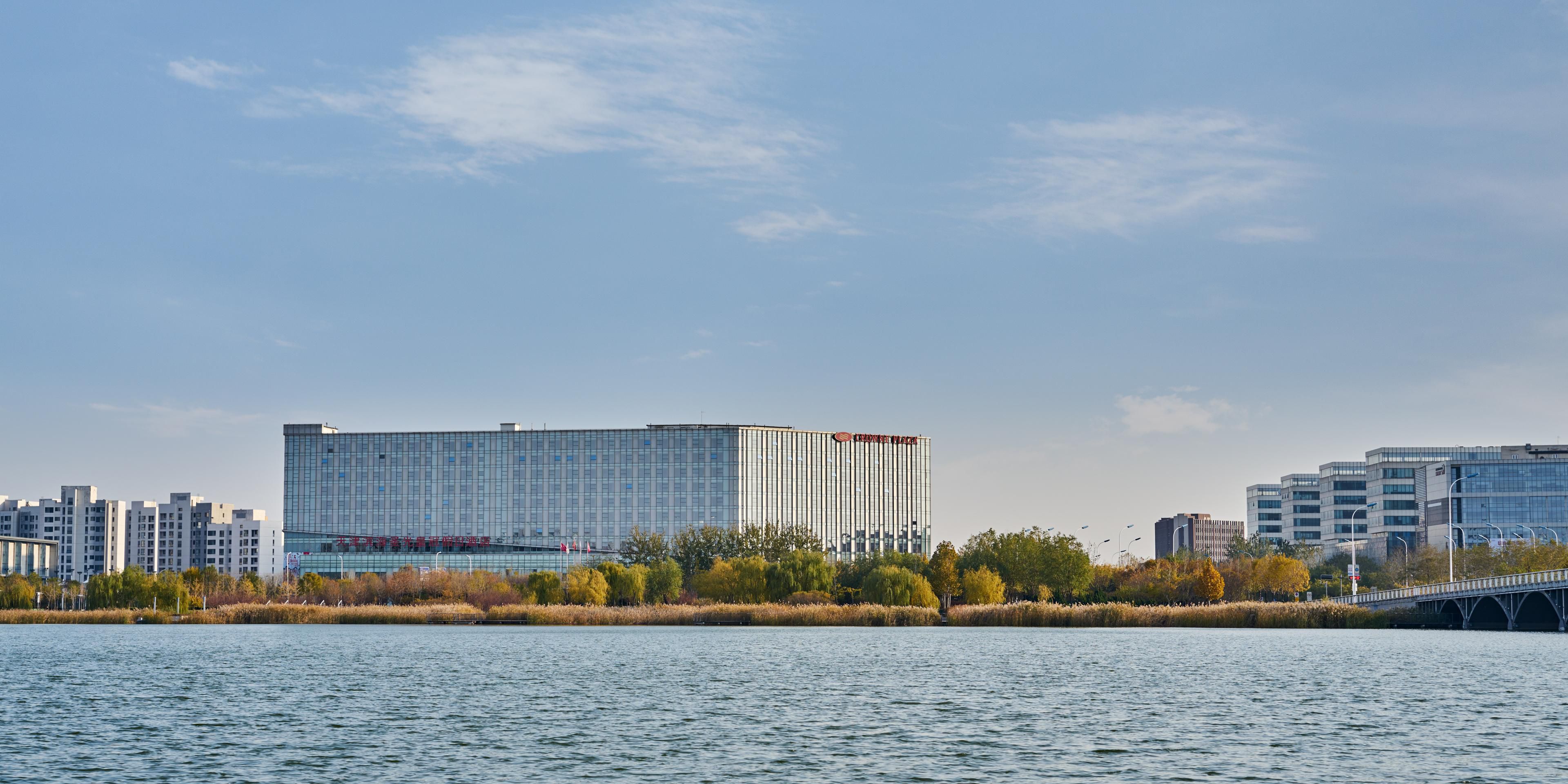 $hotelInfo.mediaDetails.welcomePhotos.primaryPhoto.caption}