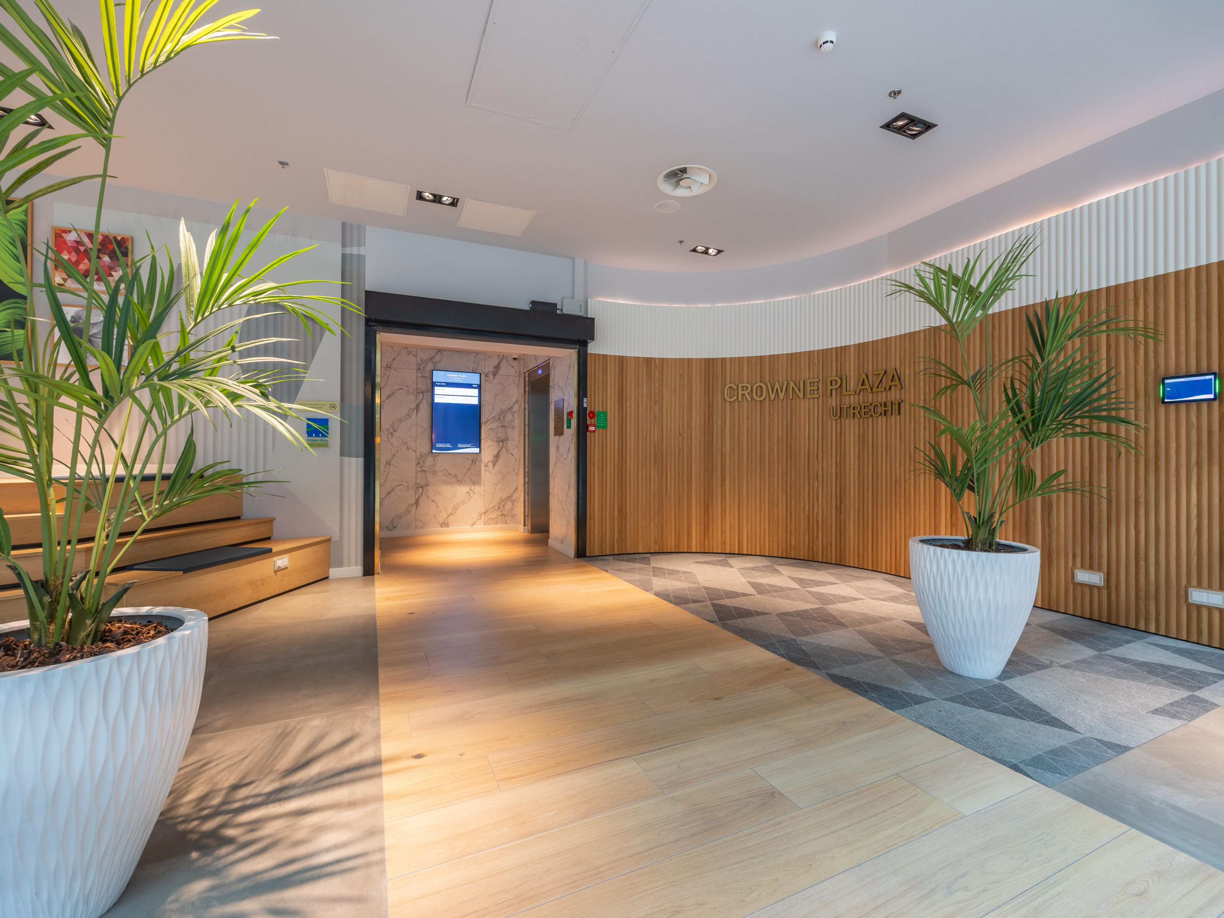 With our brand-new virtual tour you can easily walk through our hotel and all meeting spaces from the comfort of your home office.