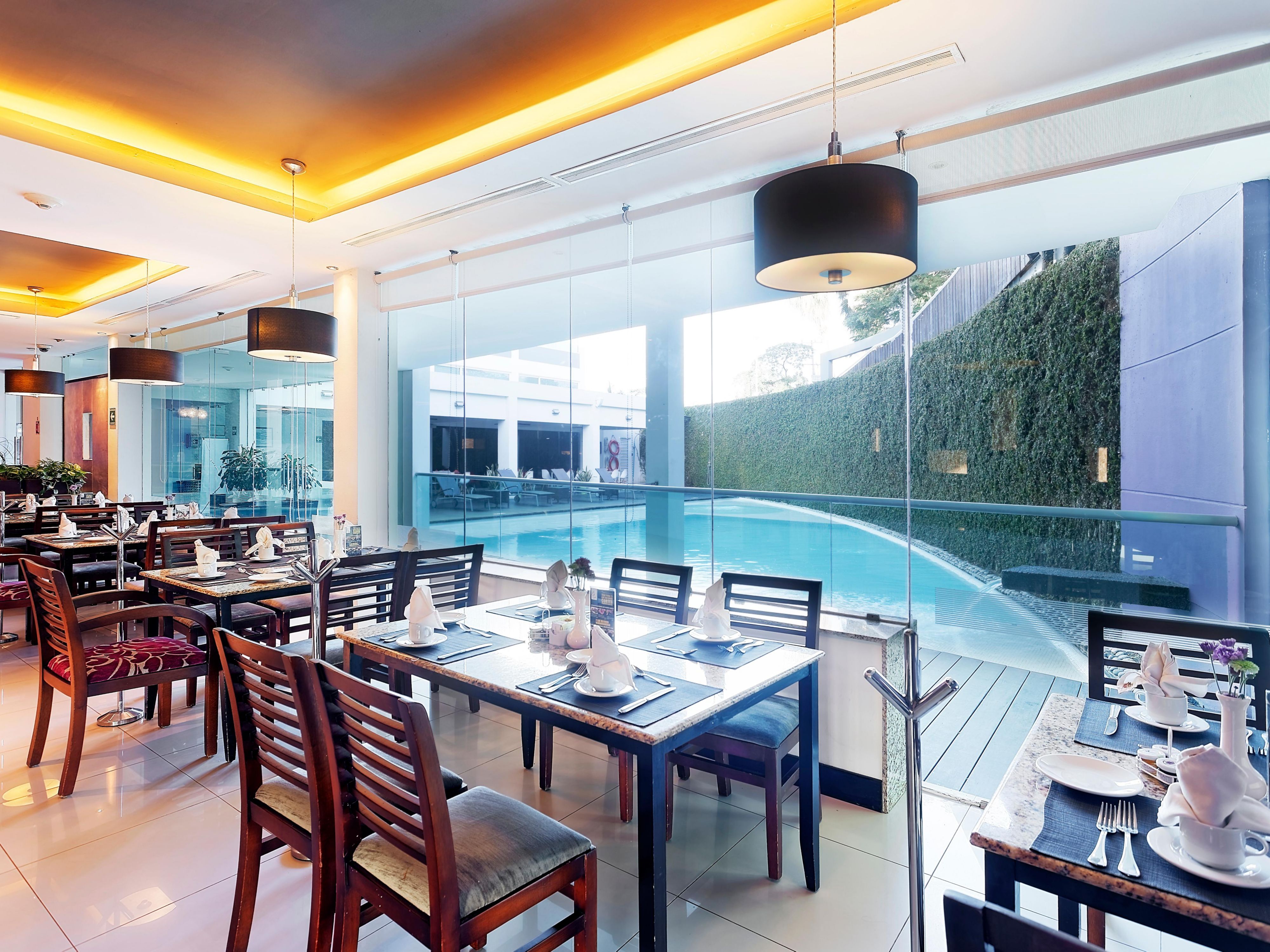 At La Galia Restaurant from Monday to Friday enjoy a breakfast buffet for only $300MXN, from 09:00hrs to 12:00hrs.
Bookings at 993-310-3379.