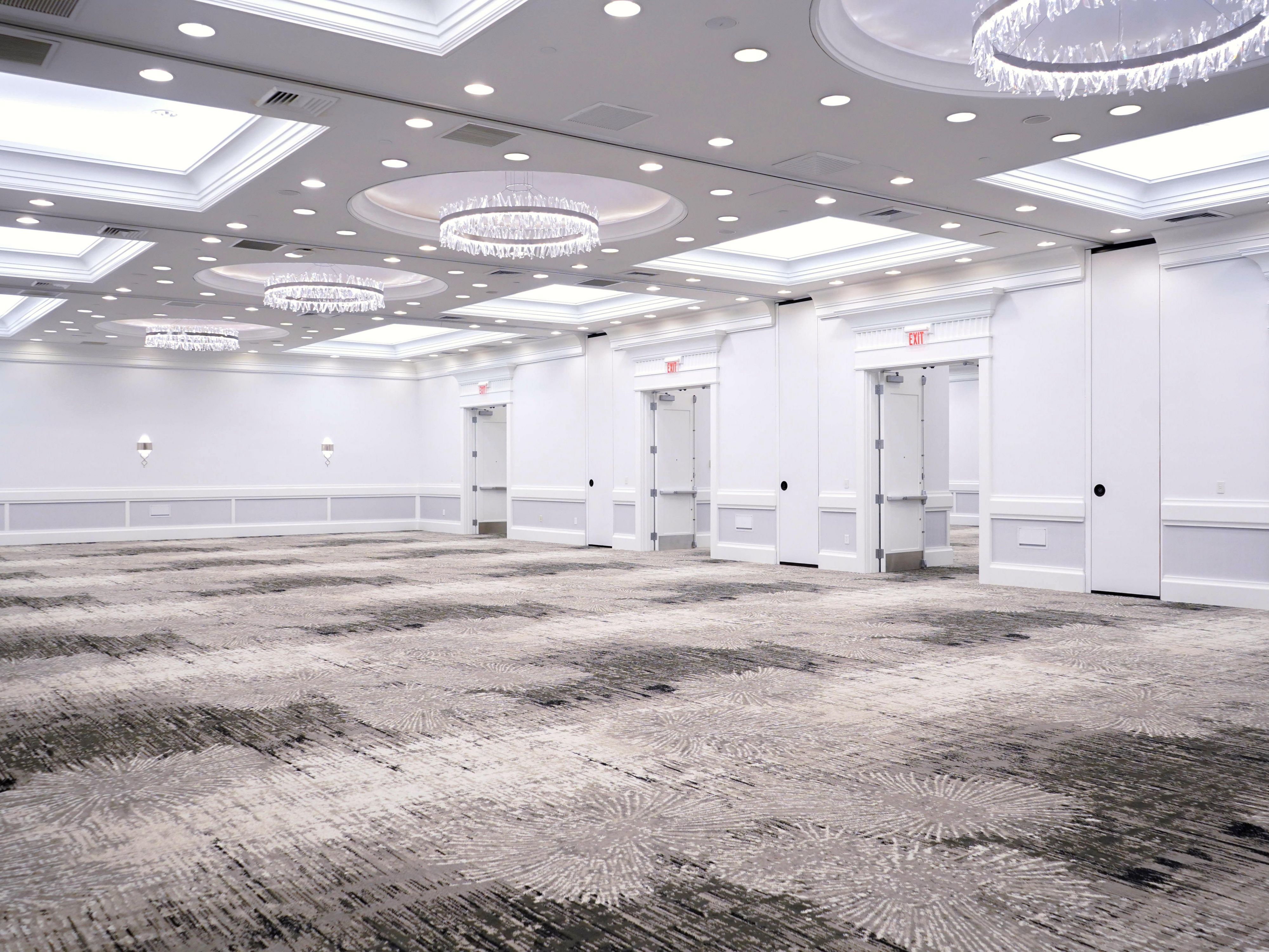 With 25 diverse function rooms totaling 45,000 square feet of meeting space, including a grand ballroom and smaller spaces, the Crowne Plaza Hotel Providence-Warwick is ideal for meetings, conferences, and weddings. Enjoy modern technology, customizable layouts, and our expert support team for seamless events.