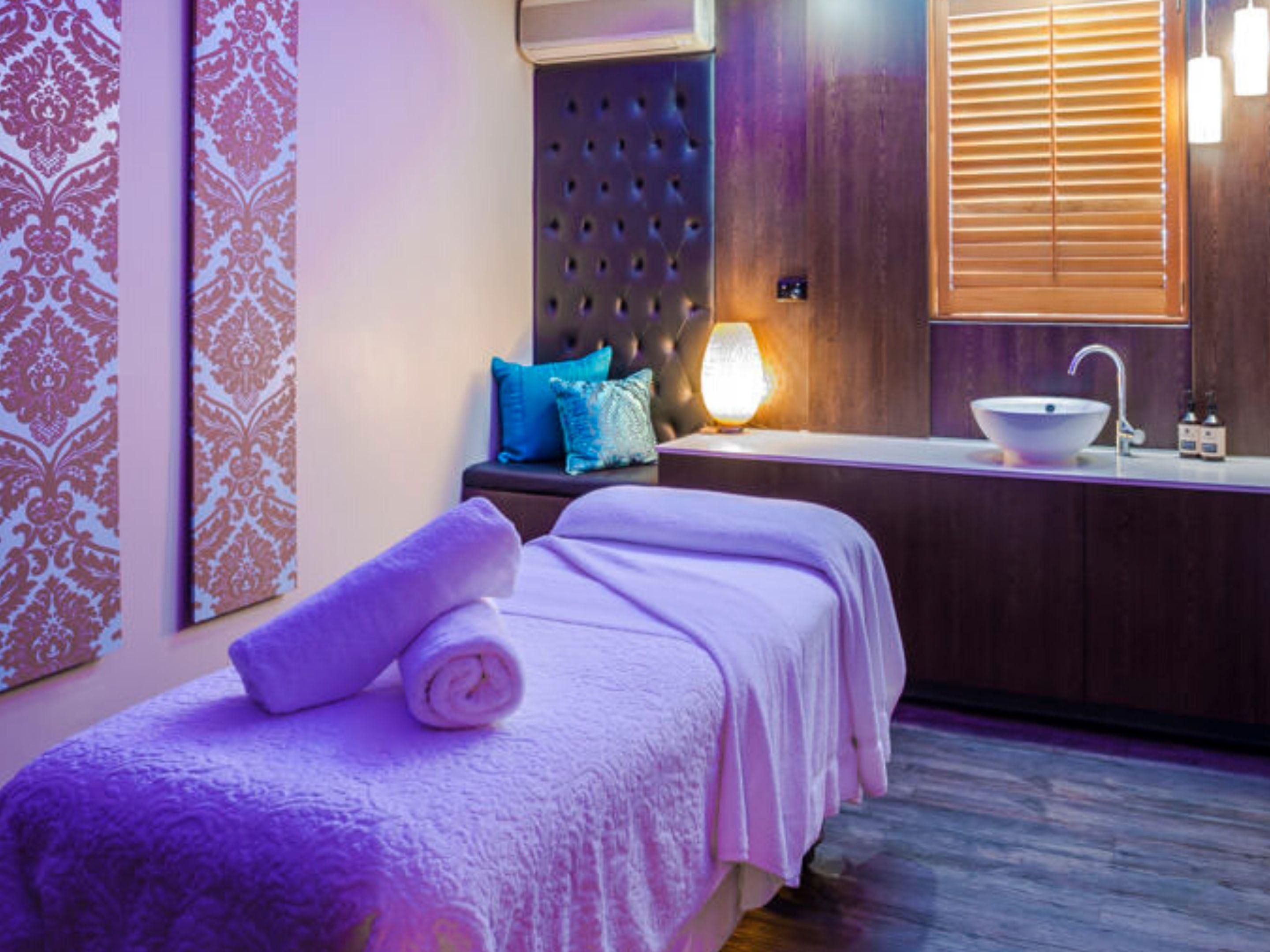 Experience a moment of serenity while you stay with a visit to Villa Thalgo Day Spa. Feel the stress of life melt away (if only for a while) as you sooth, relax and rejuvenate your mind and body. Villa Thalgo Day Spa is open 7 days a week and bookings are essential. Consider booking our Spa Experience package for a delightful wellness getaway.